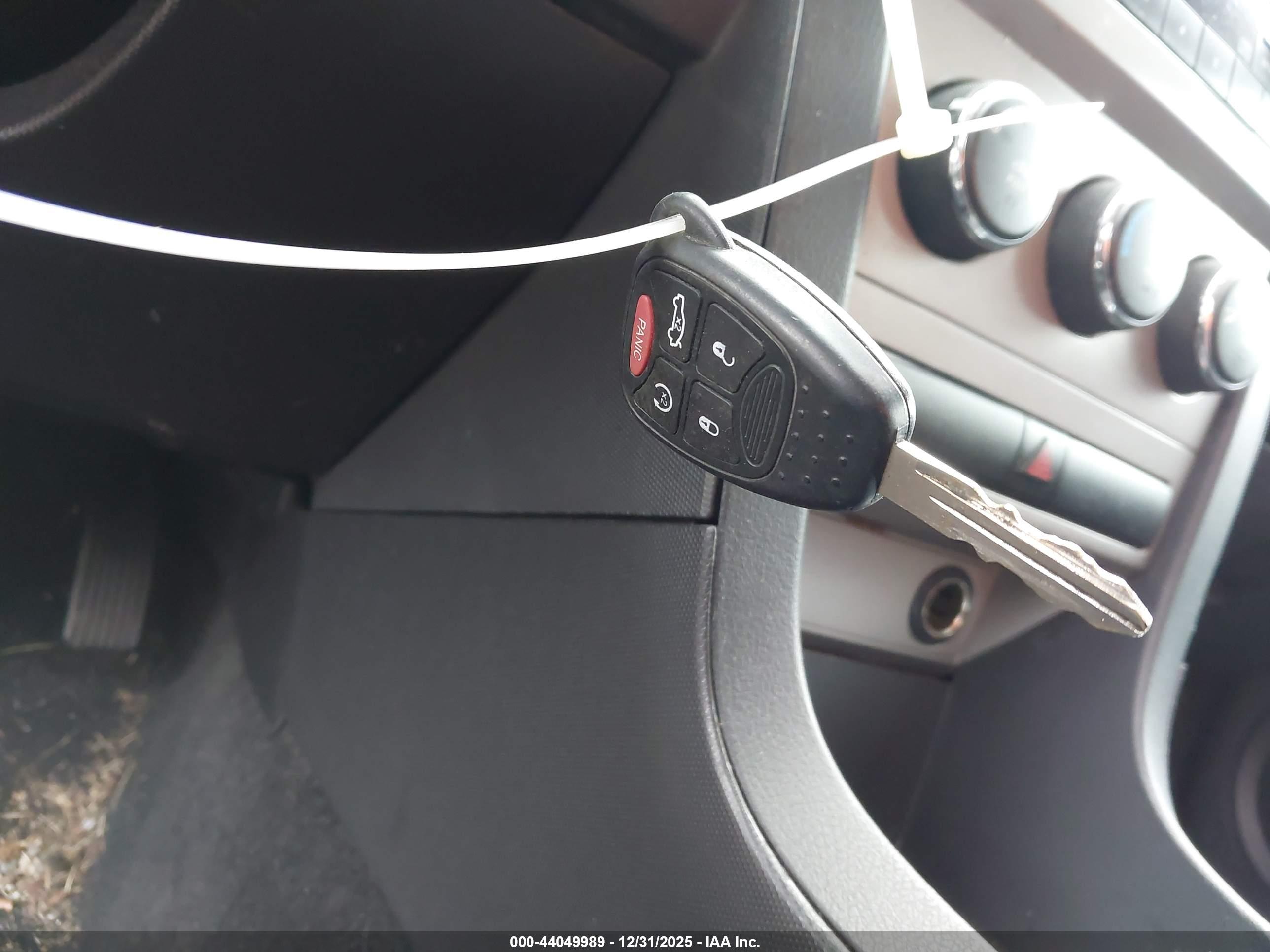 DODGE AVENGER image 11