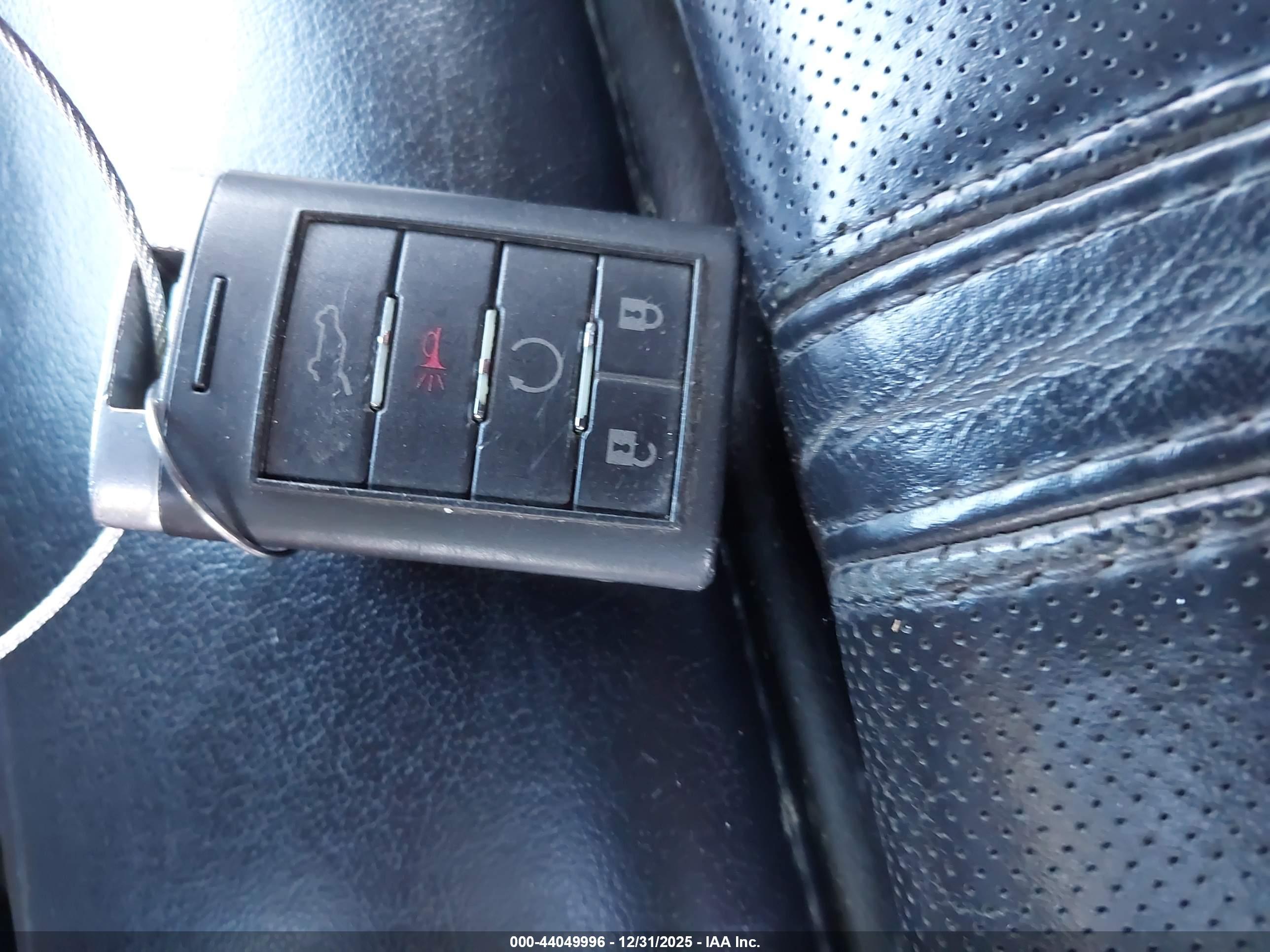CADILLAC SRX image 11