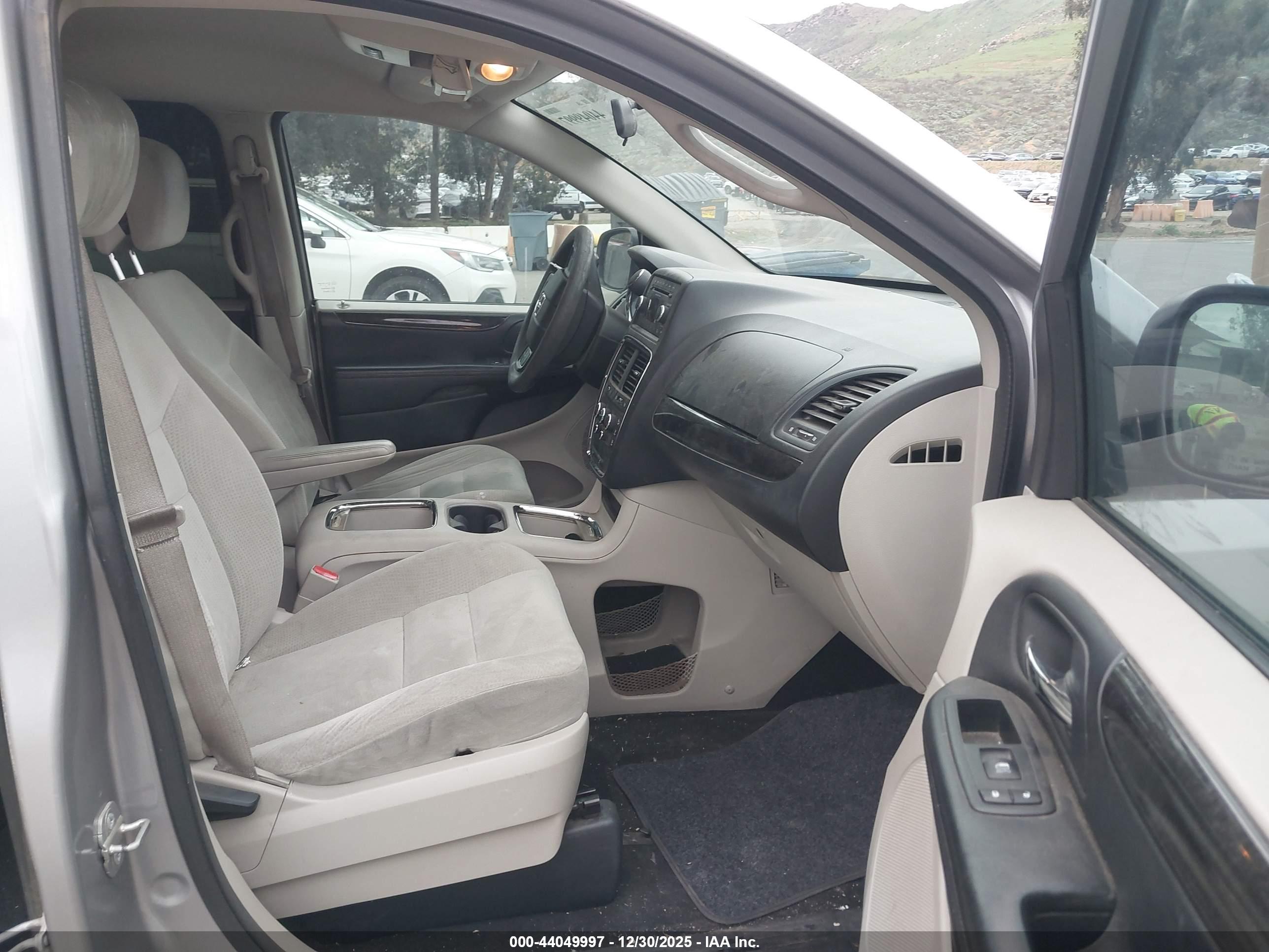 DODGE GRAND image 5