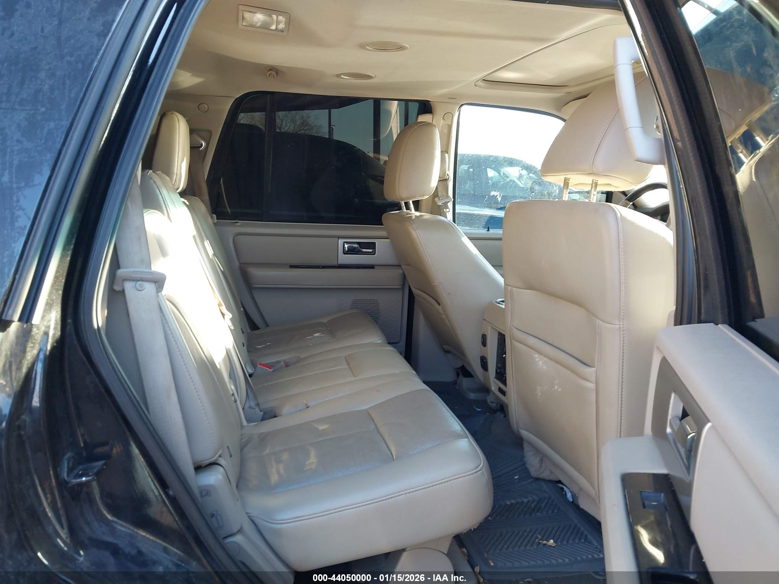 FORD EXPEDITION image 8