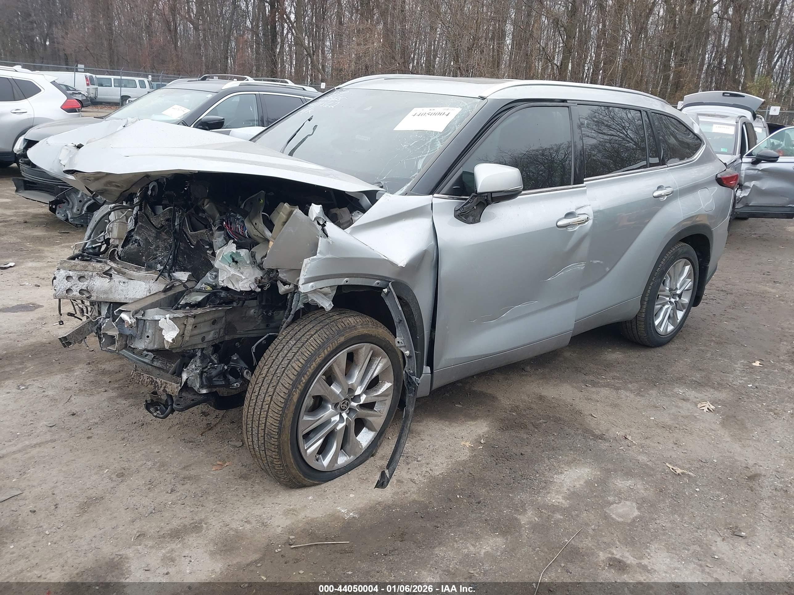 TOYOTA HIGHLANDER image 2