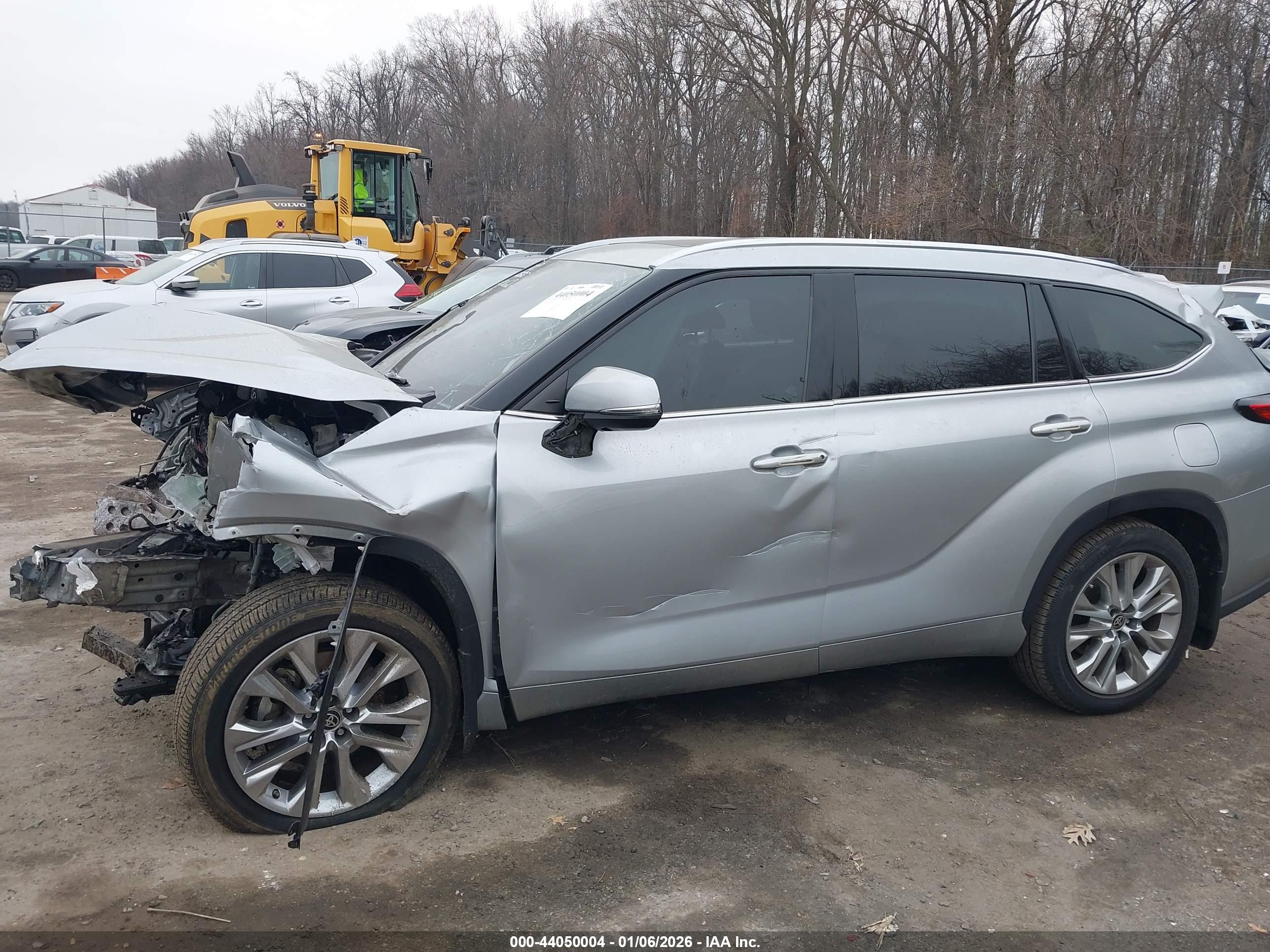 TOYOTA HIGHLANDER image 6
