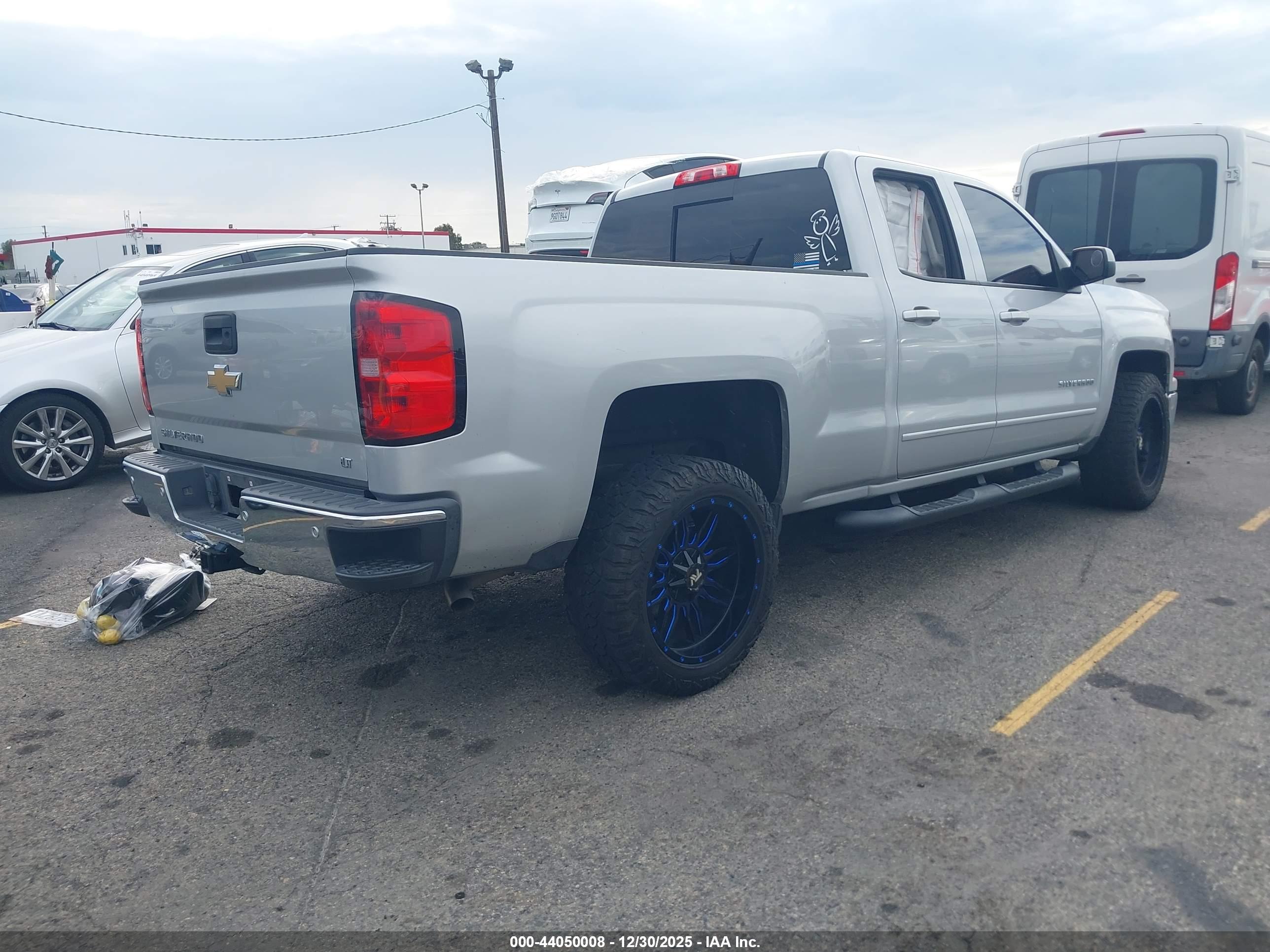 CHEVROLET SILVERADO image 4