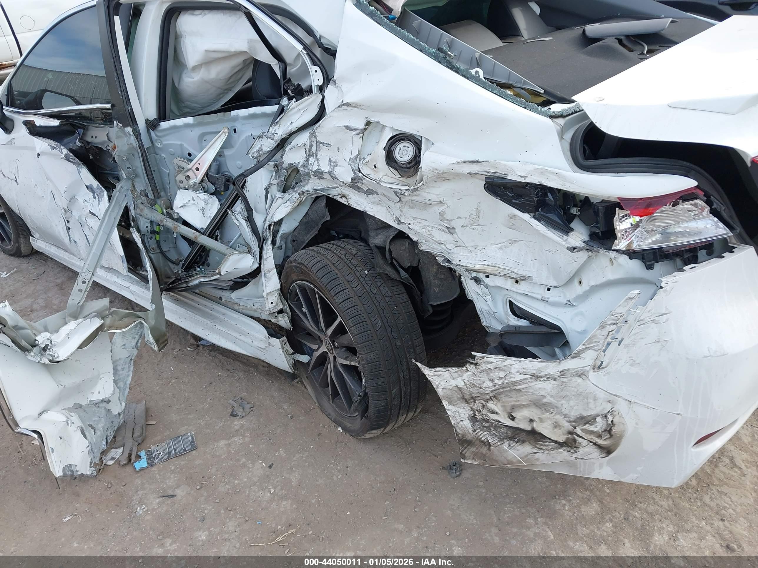 TOYOTA CAMRY image 6