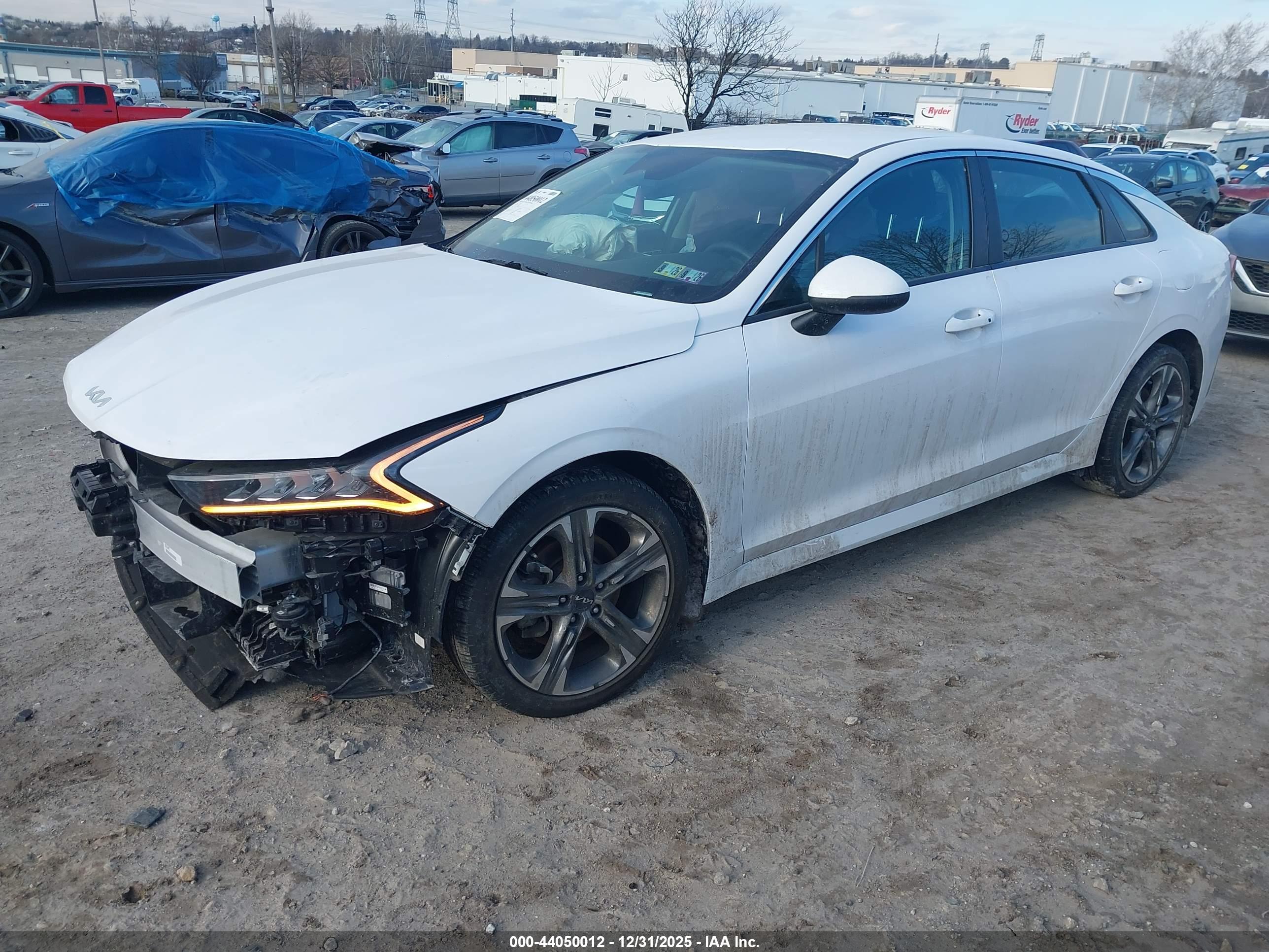 KIA K5 image 2