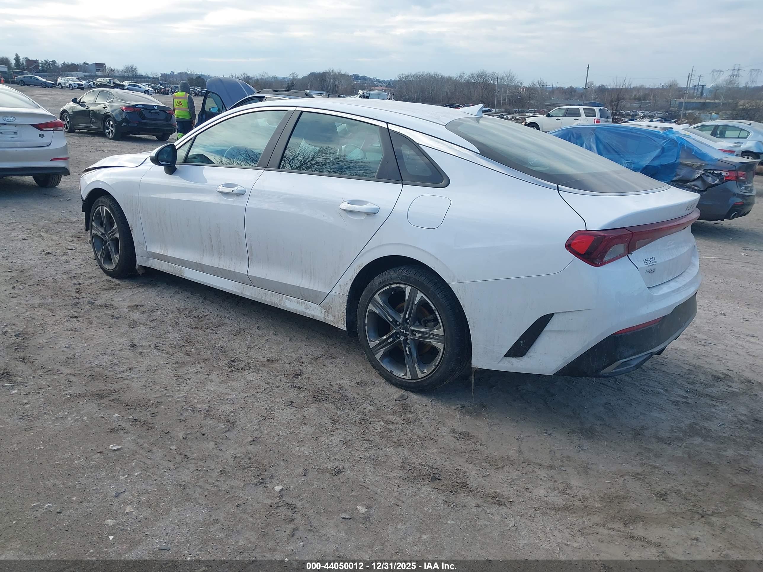 KIA K5 image 3