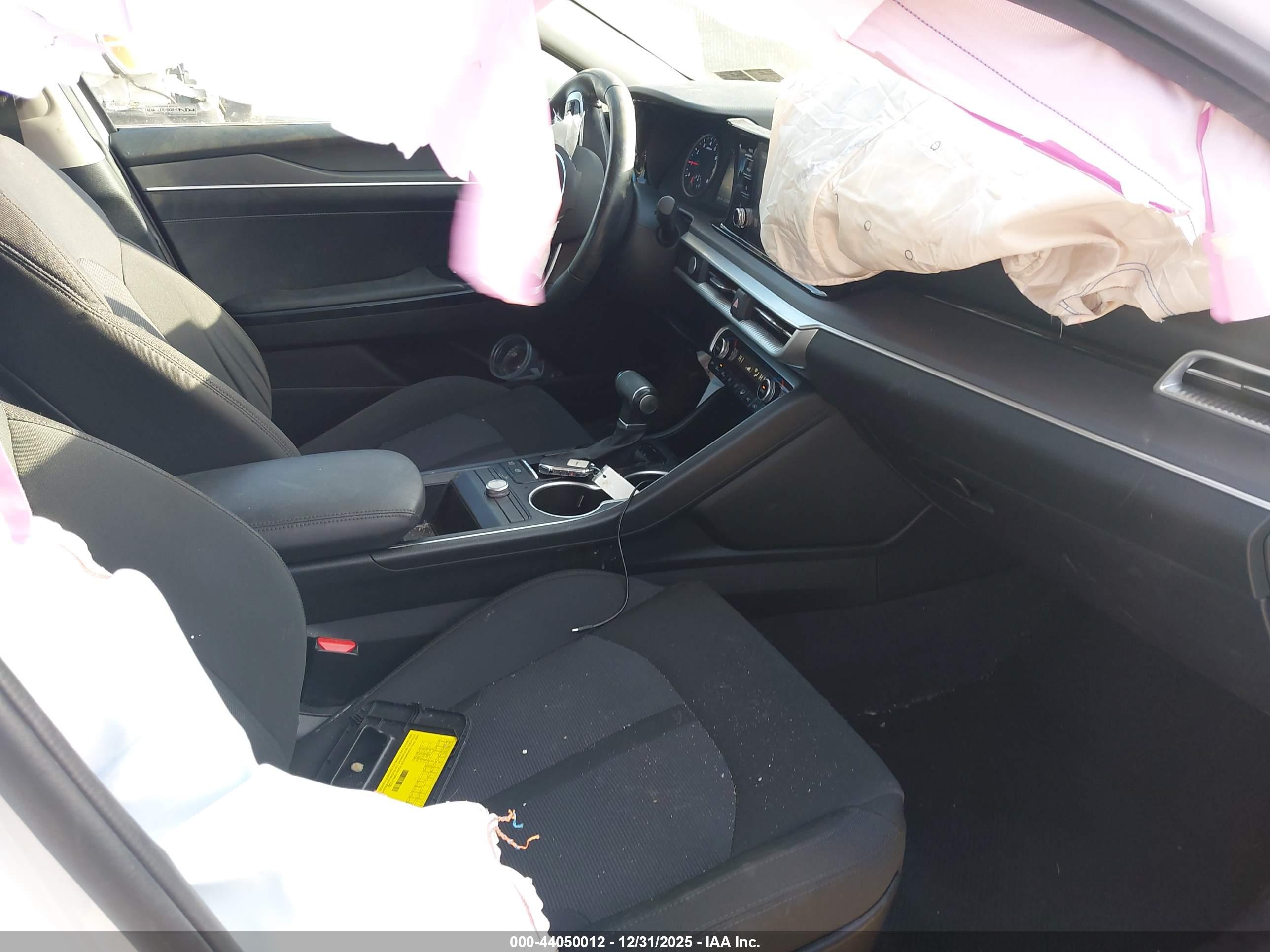 KIA K5 image 5