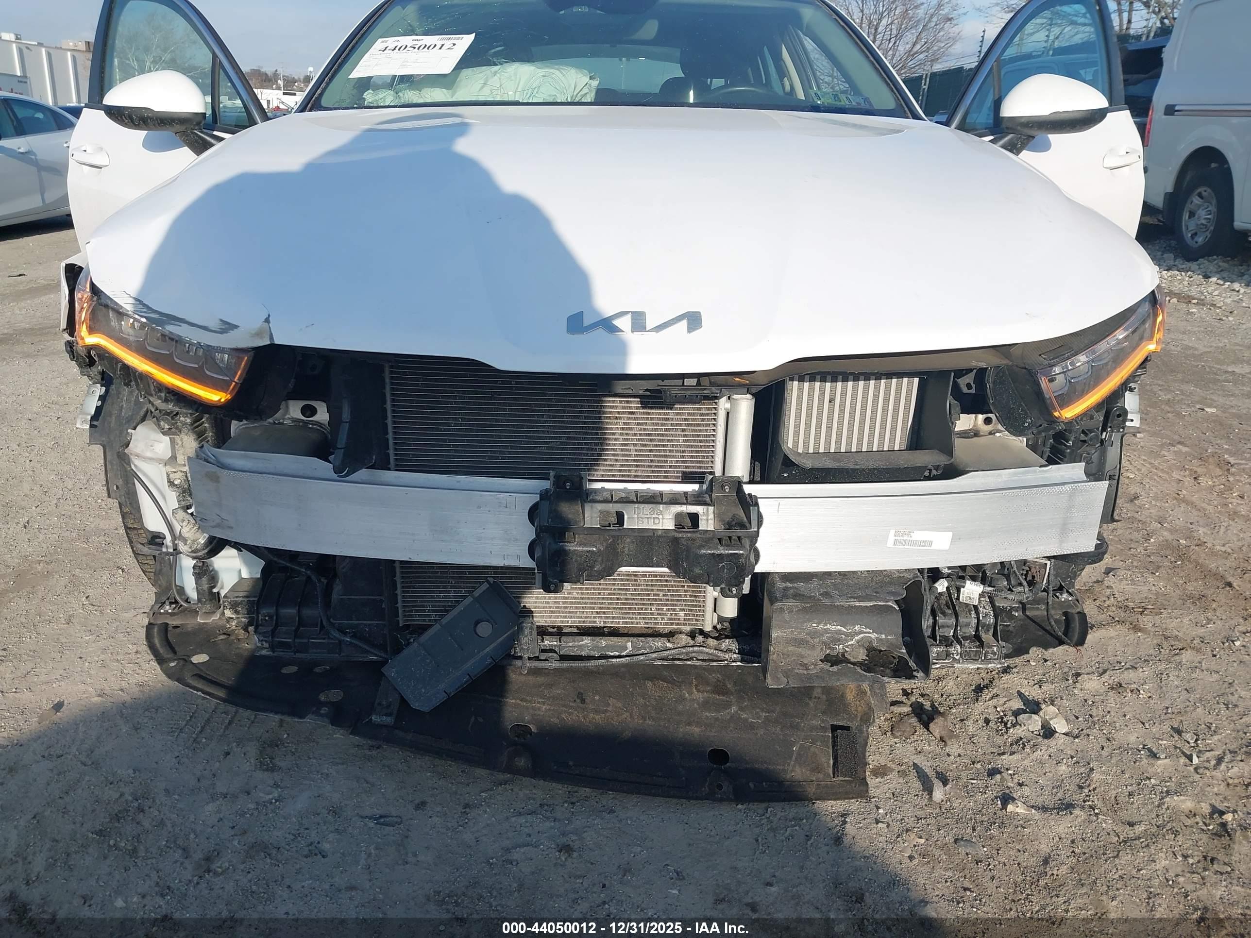 KIA K5 image 6