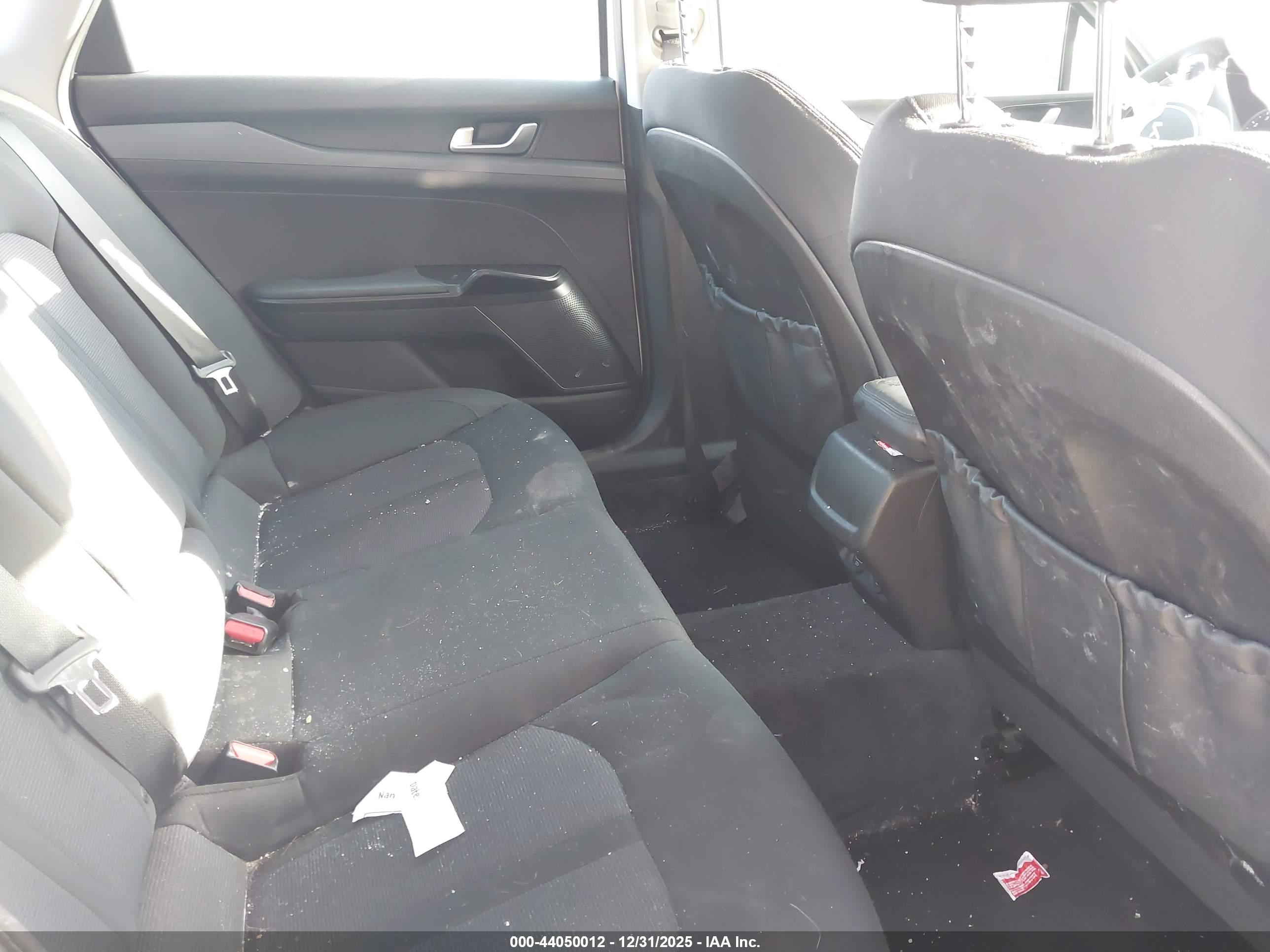 KIA K5 image 8