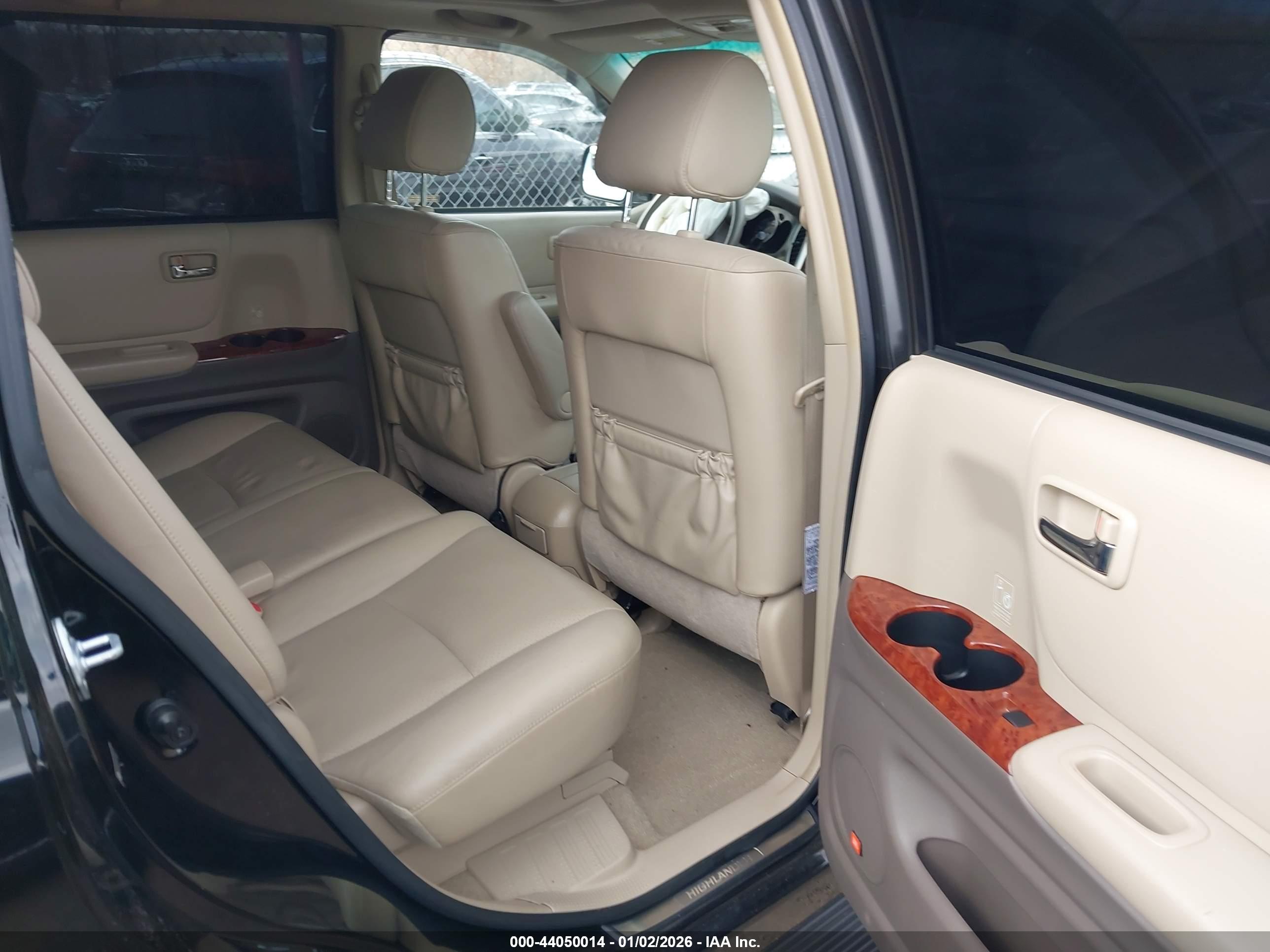 TOYOTA HIGHLANDER image 8