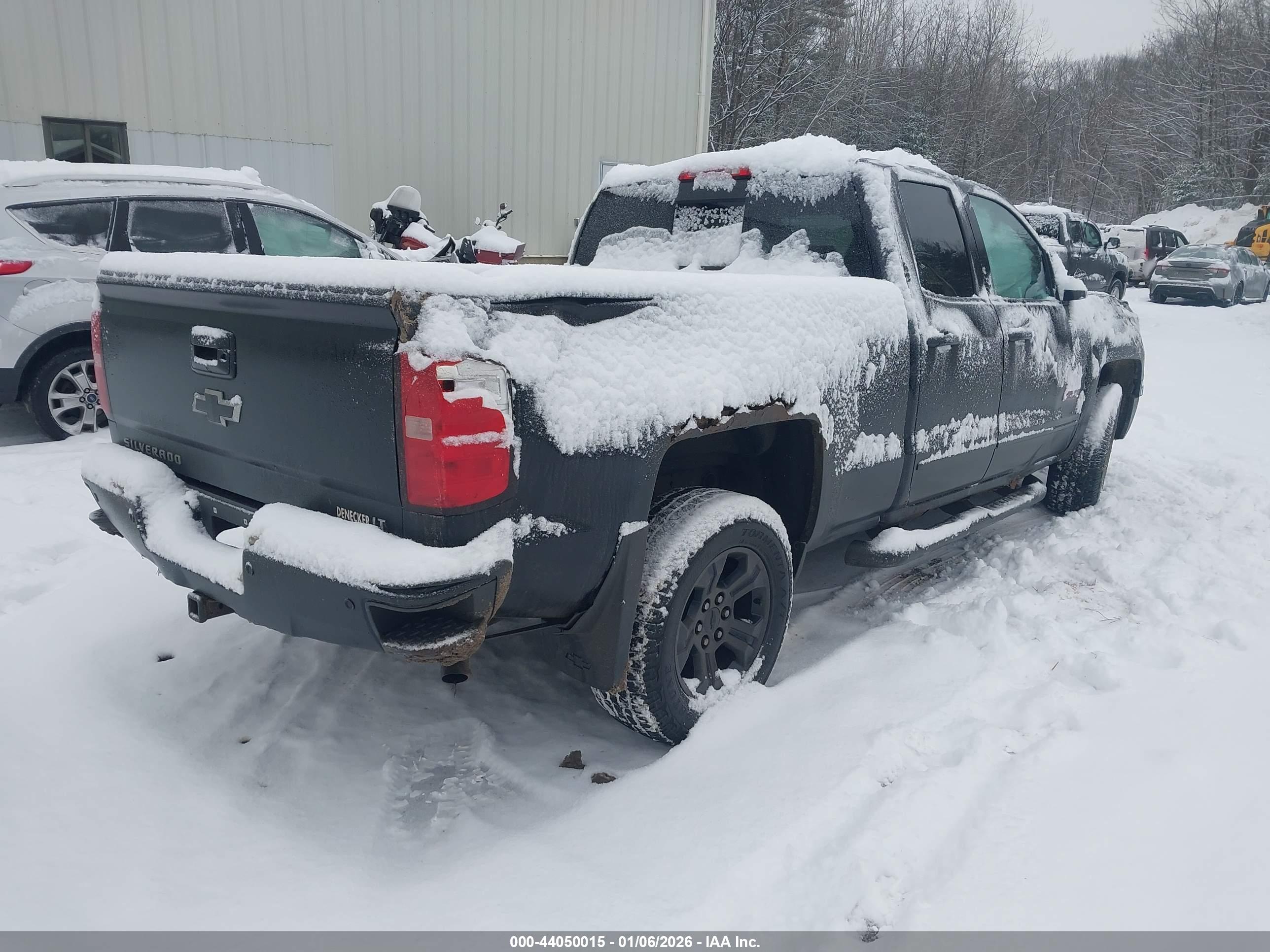 CHEVROLET SILVERADO image 4