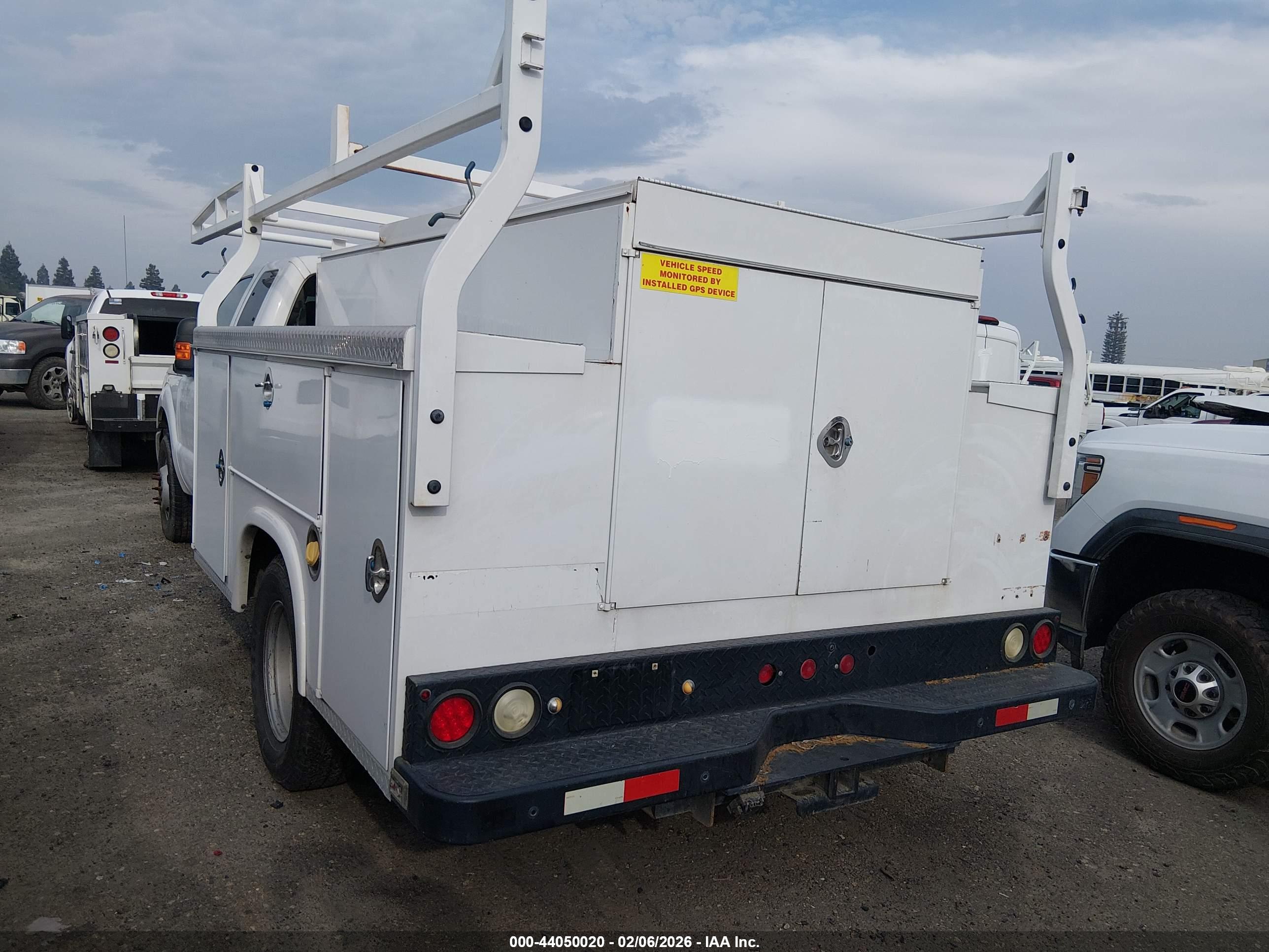 FORD F-350 image 3