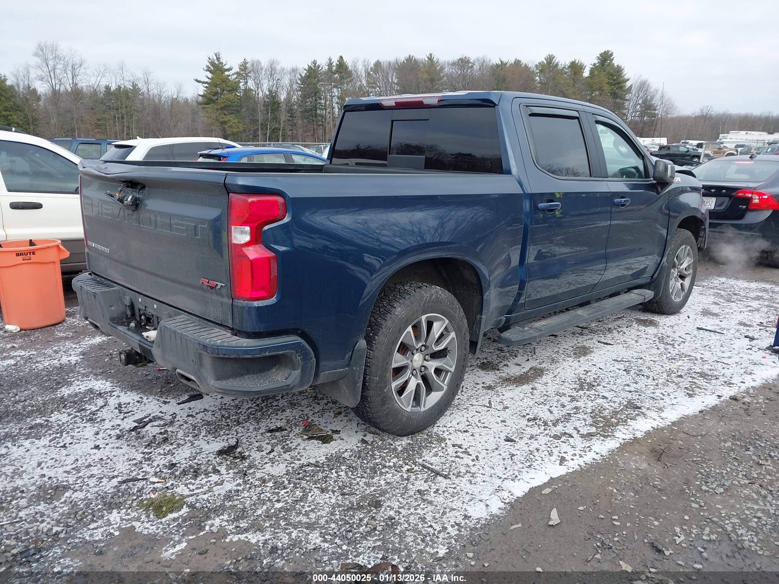 CHEVROLET SILVERADO image 4