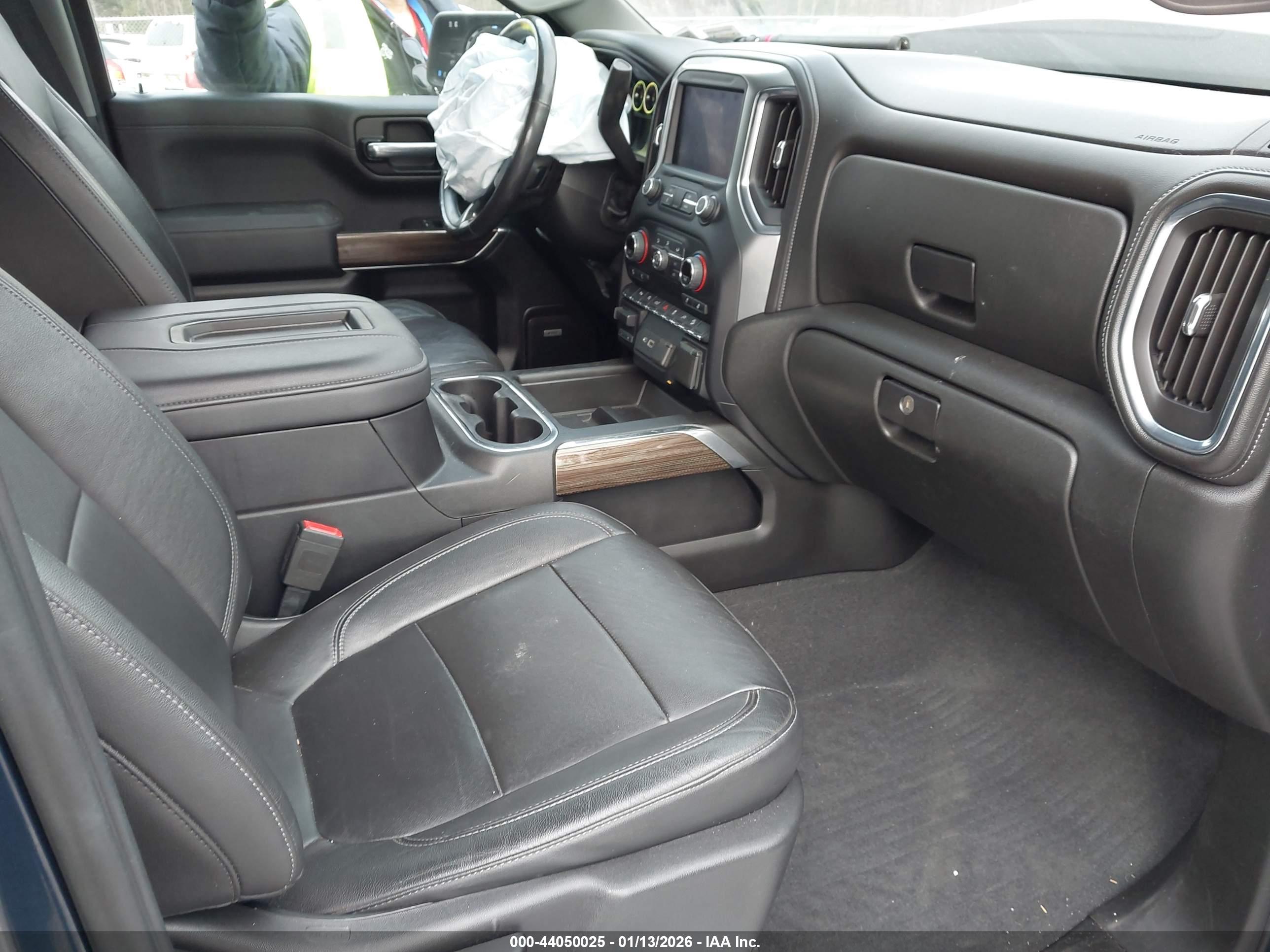 CHEVROLET SILVERADO image 5