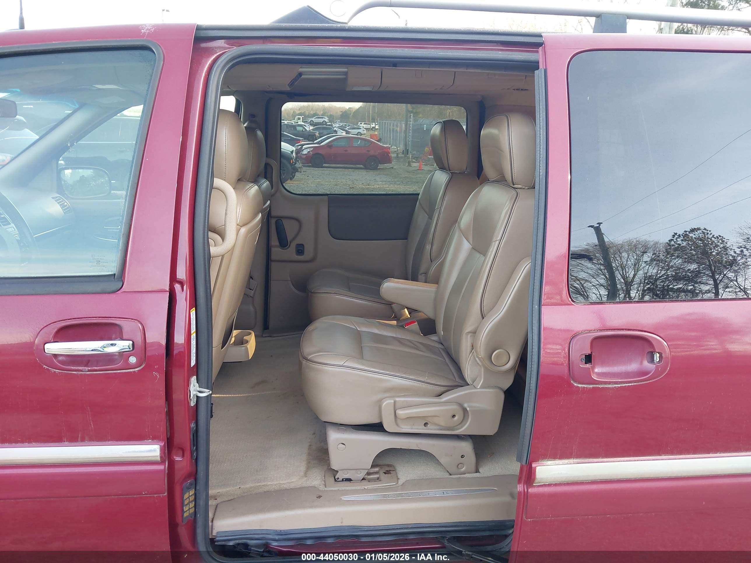 BUICK TERRAZA image 8