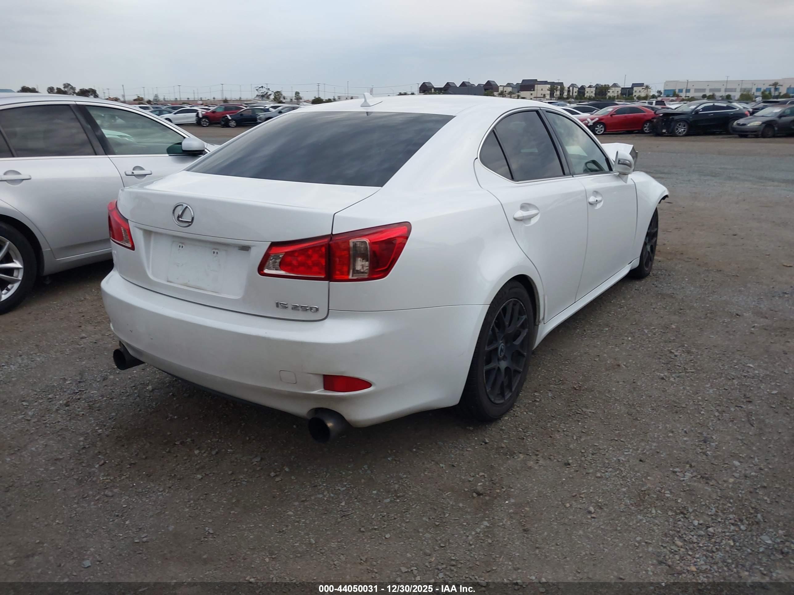 LEXUS IS image 4
