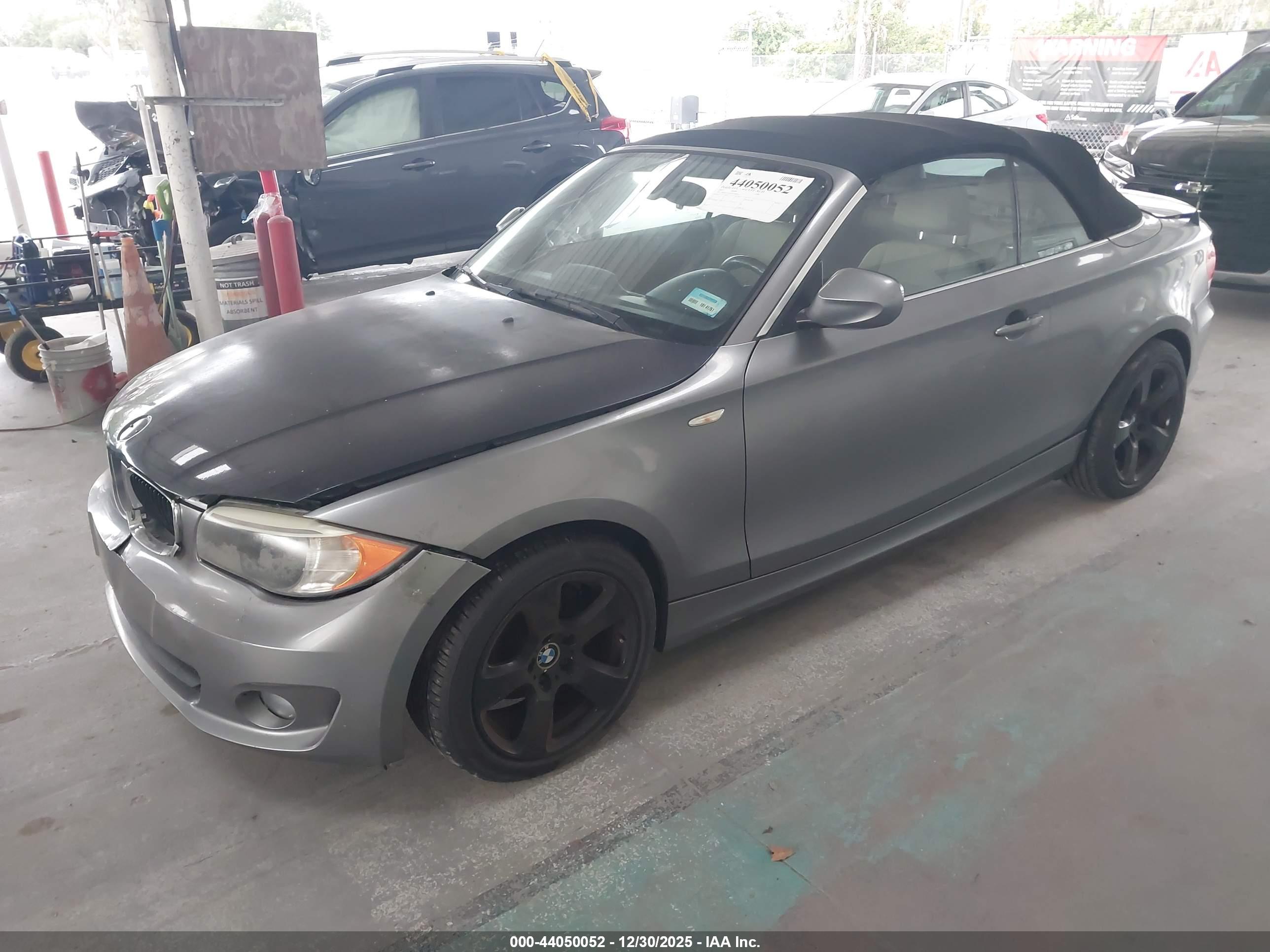 BMW 128I image 2