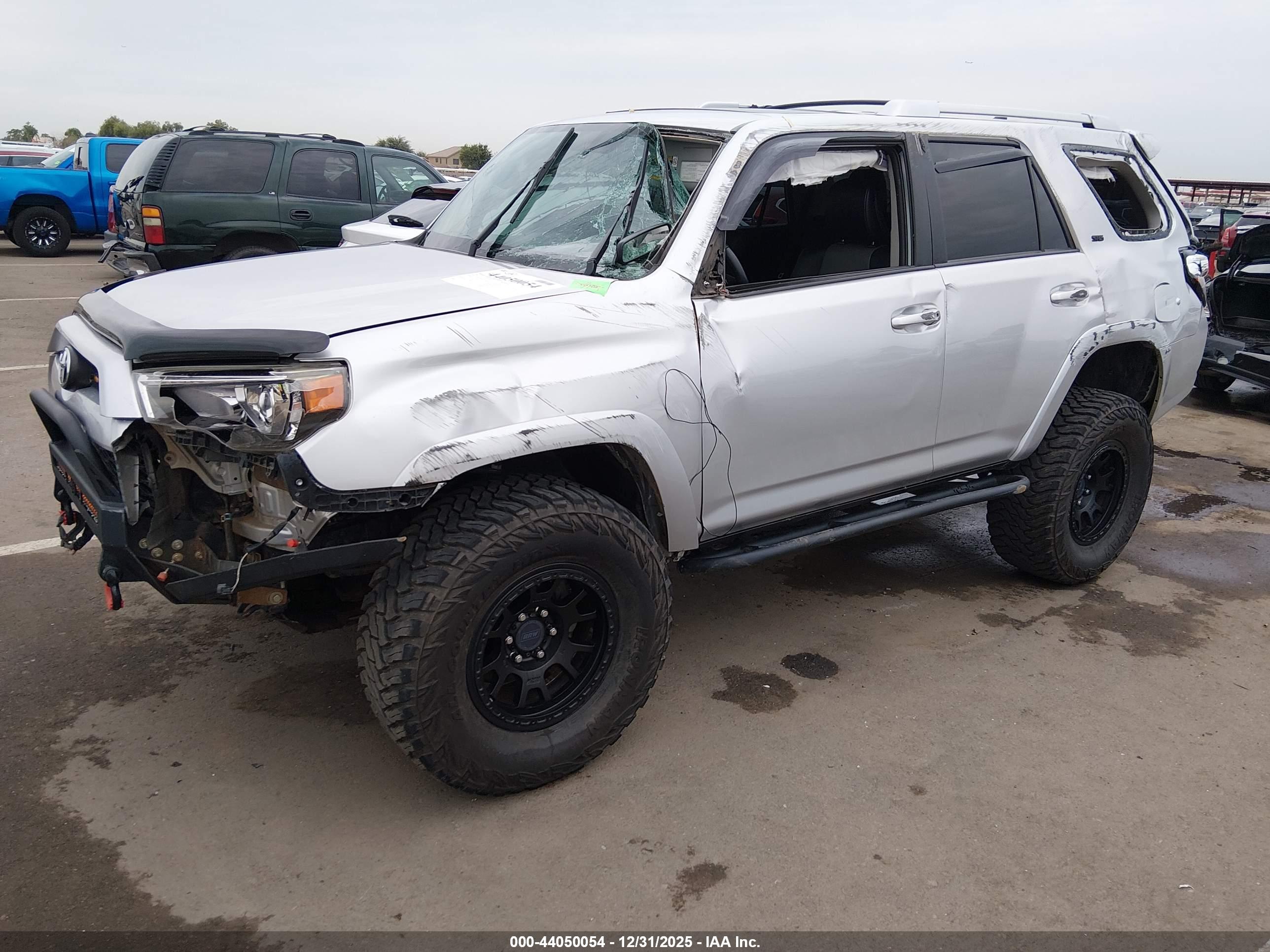TOYOTA 4RUNNER image 2