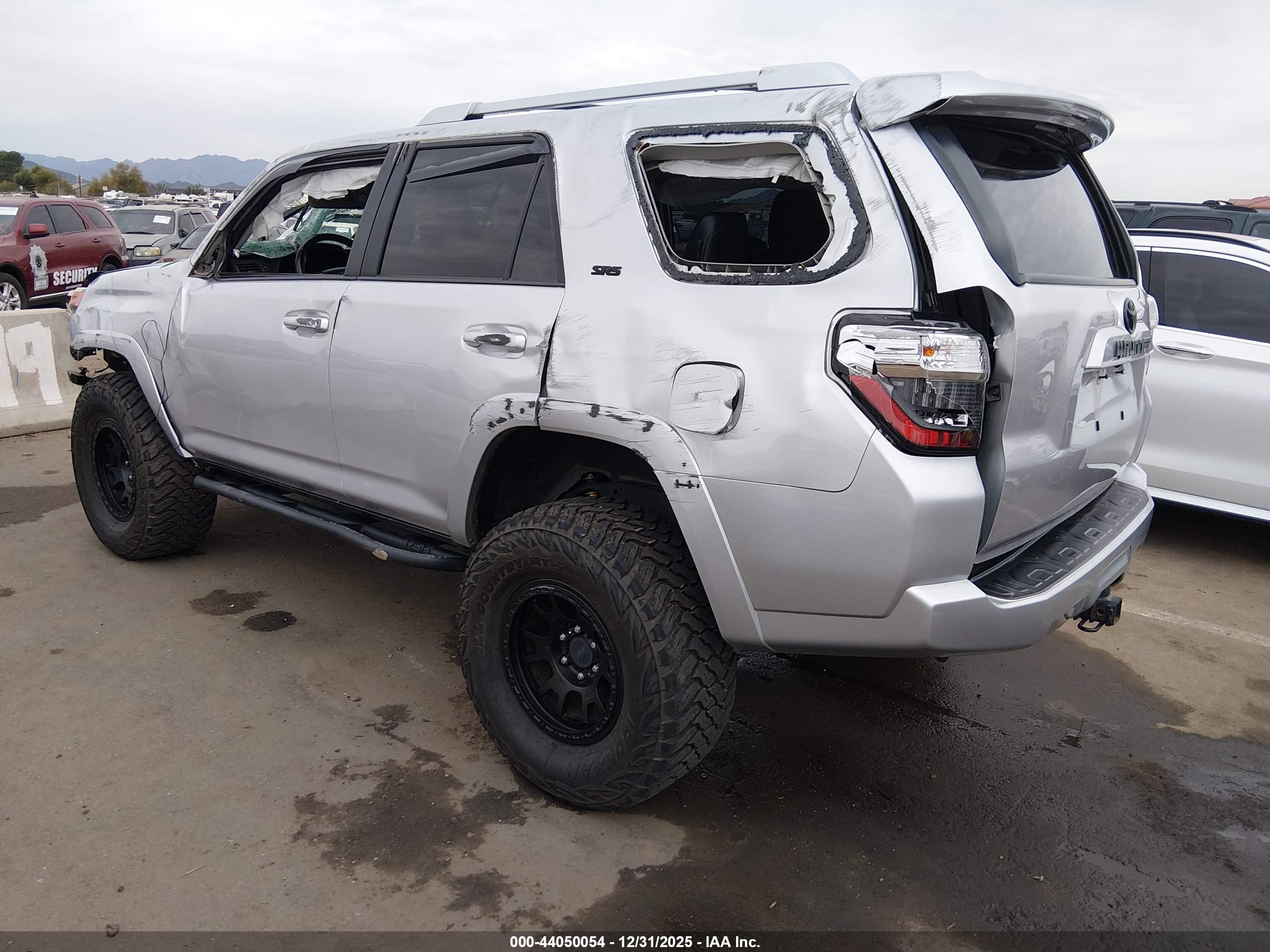 TOYOTA 4RUNNER image 3