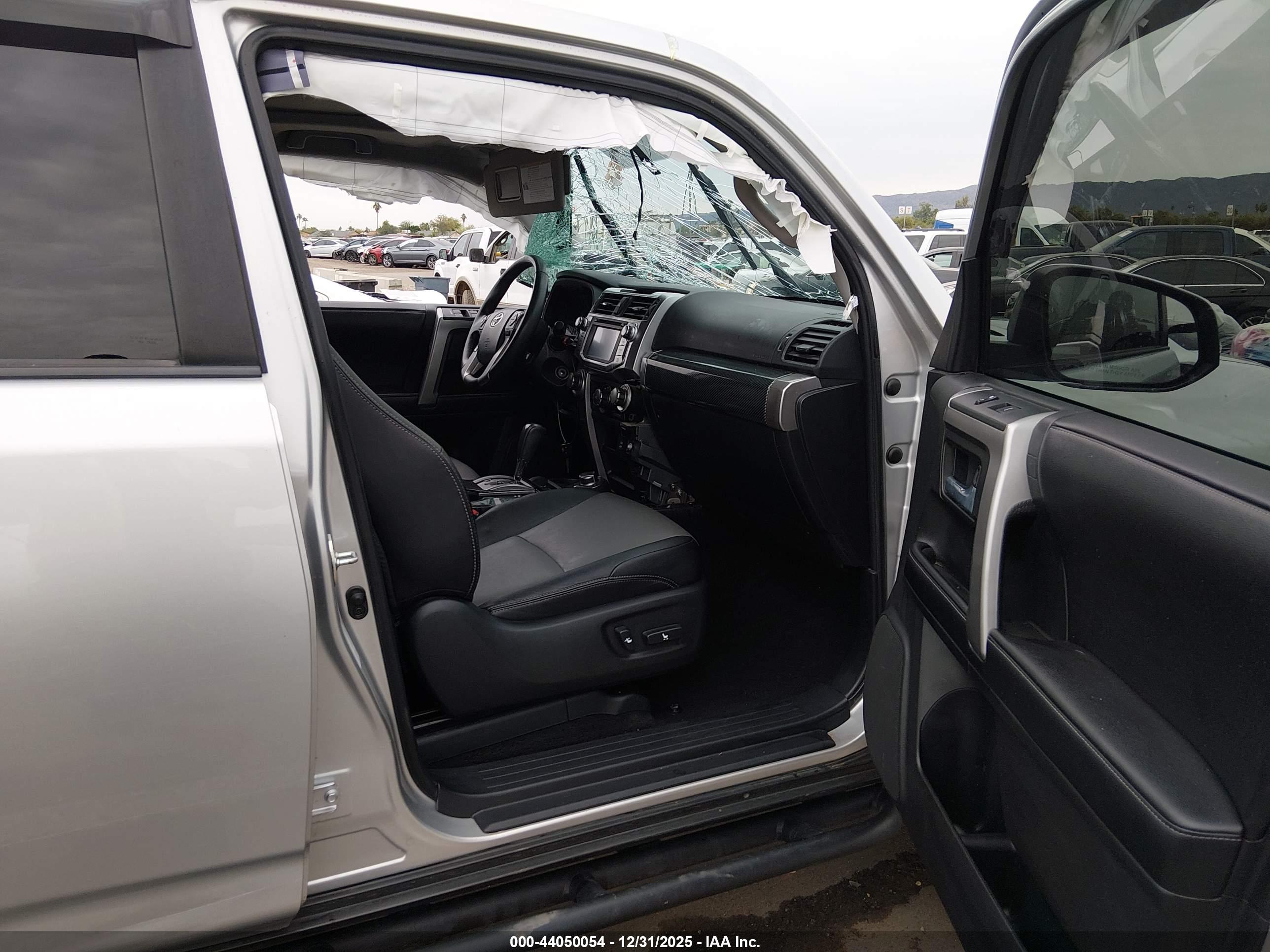 TOYOTA 4RUNNER image 5