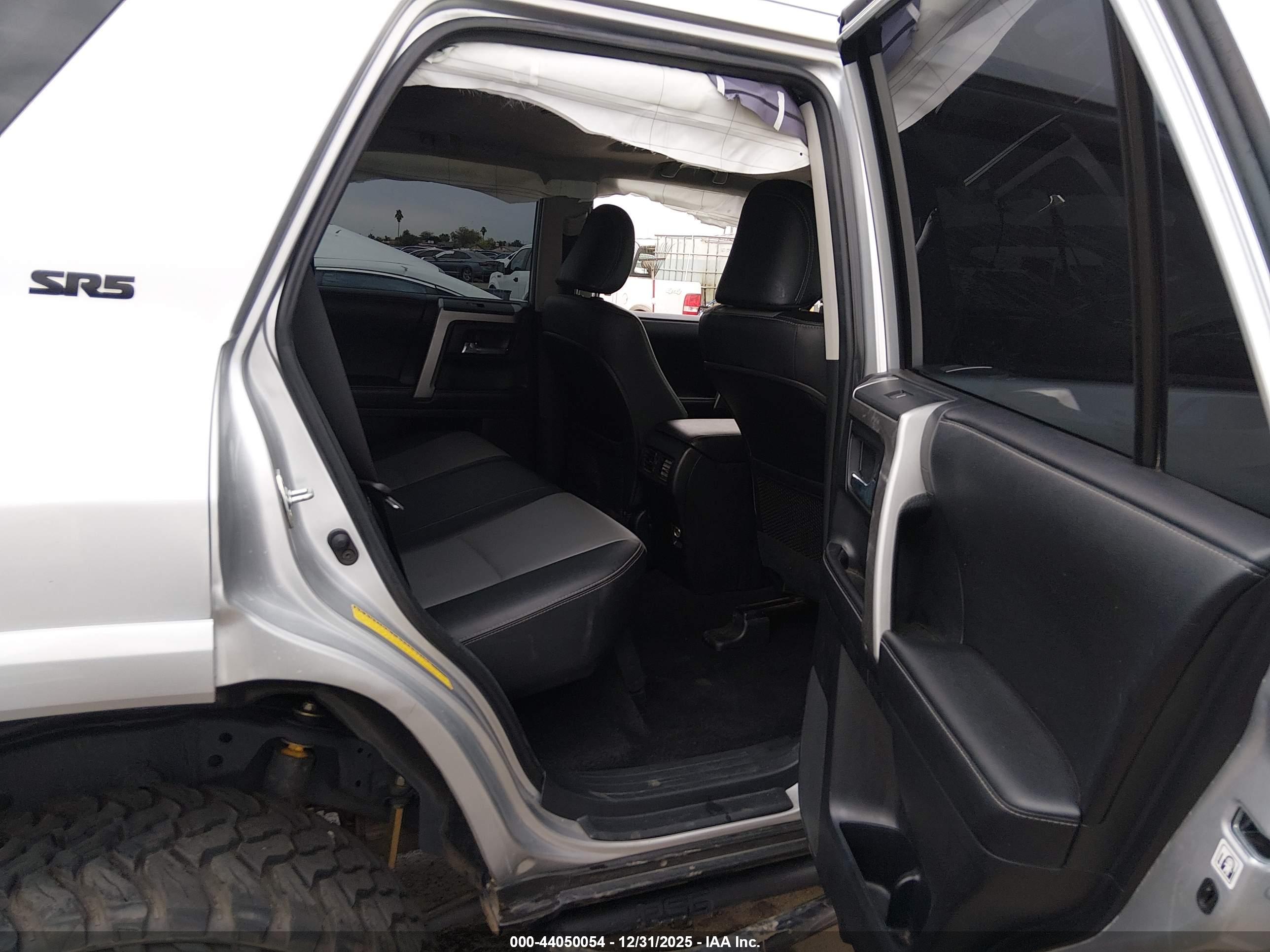 TOYOTA 4RUNNER image 8