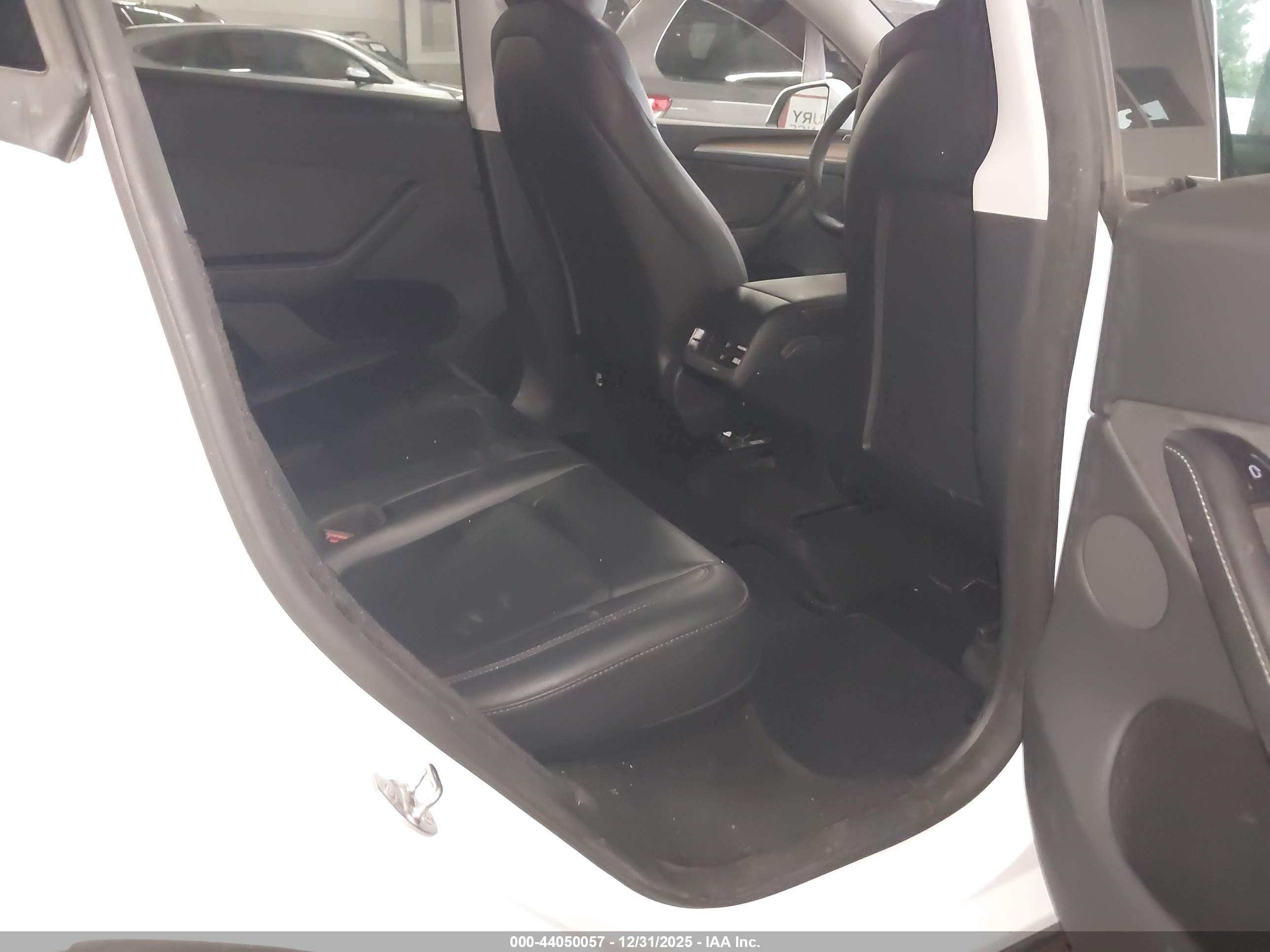 TESLA MODEL image 8