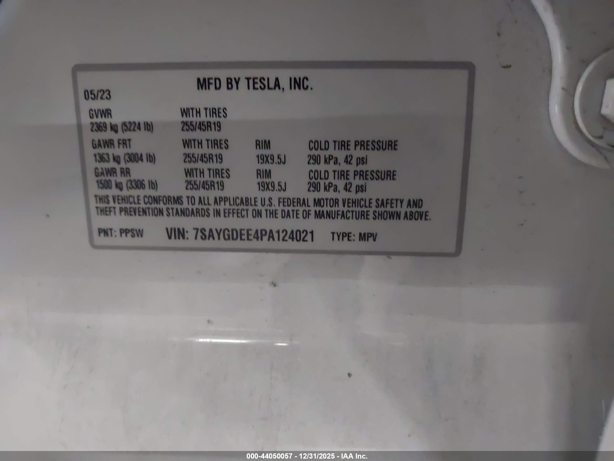 TESLA MODEL image 9