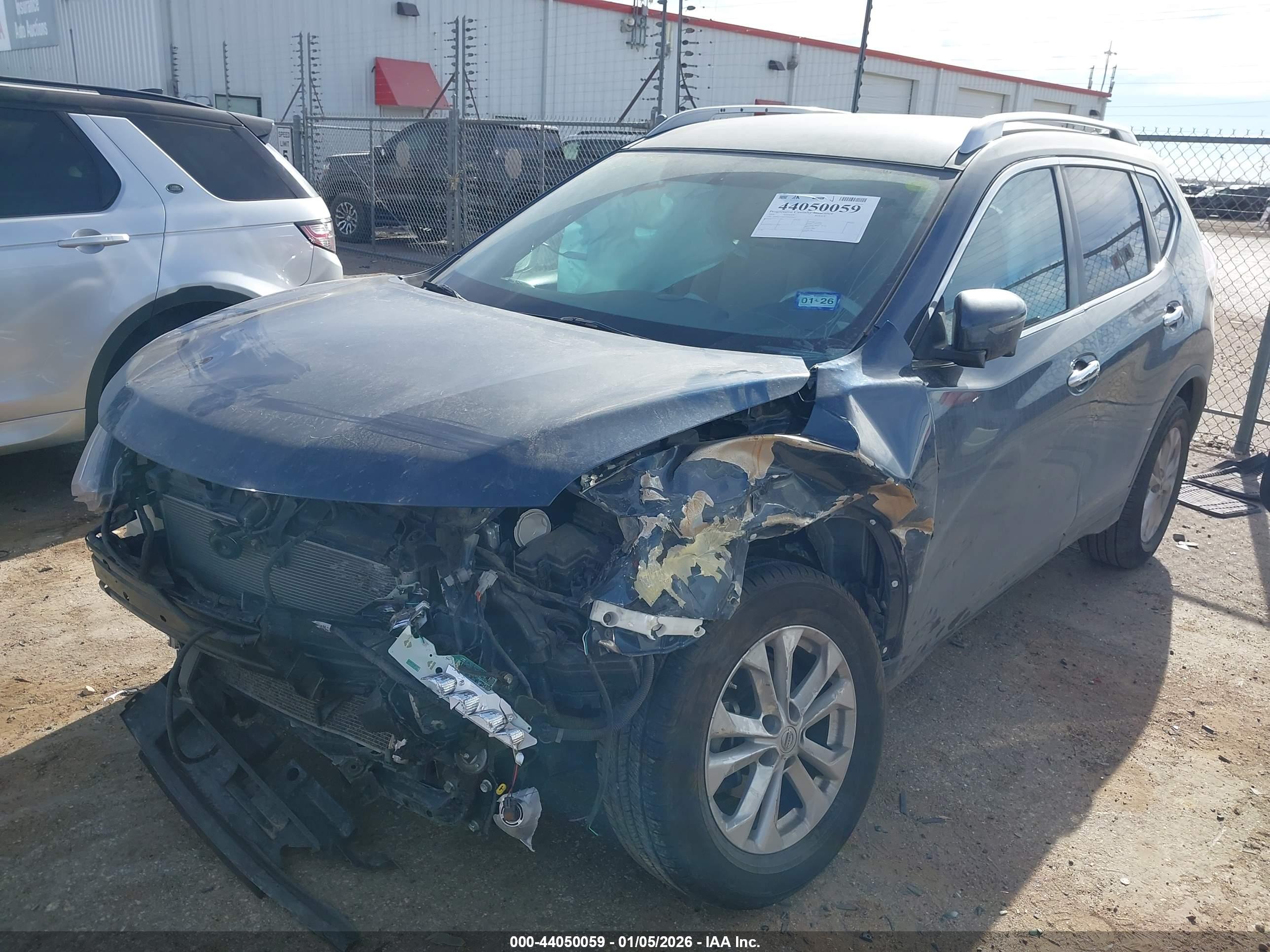 NISSAN ROGUE image 2
