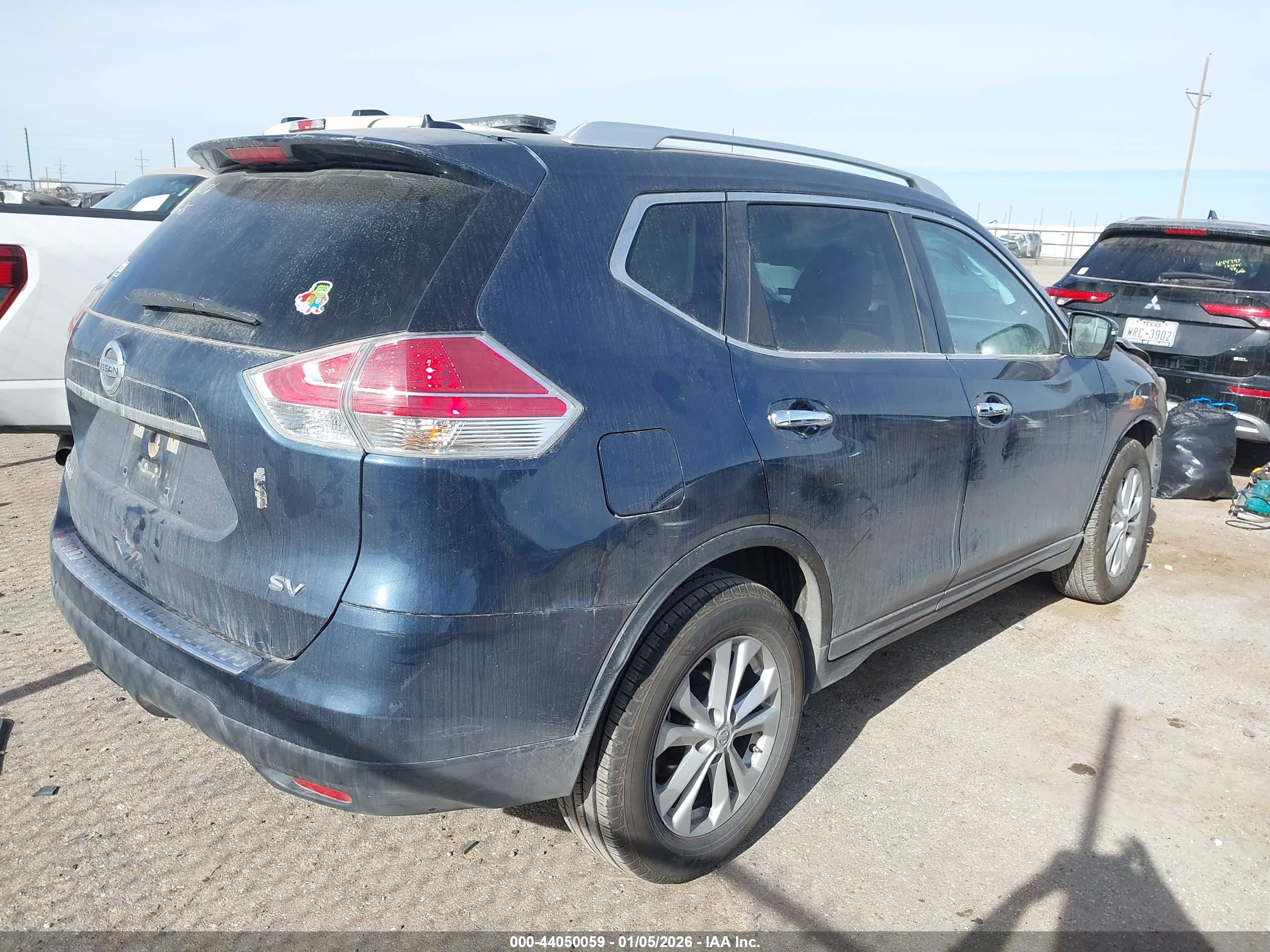 NISSAN ROGUE image 4