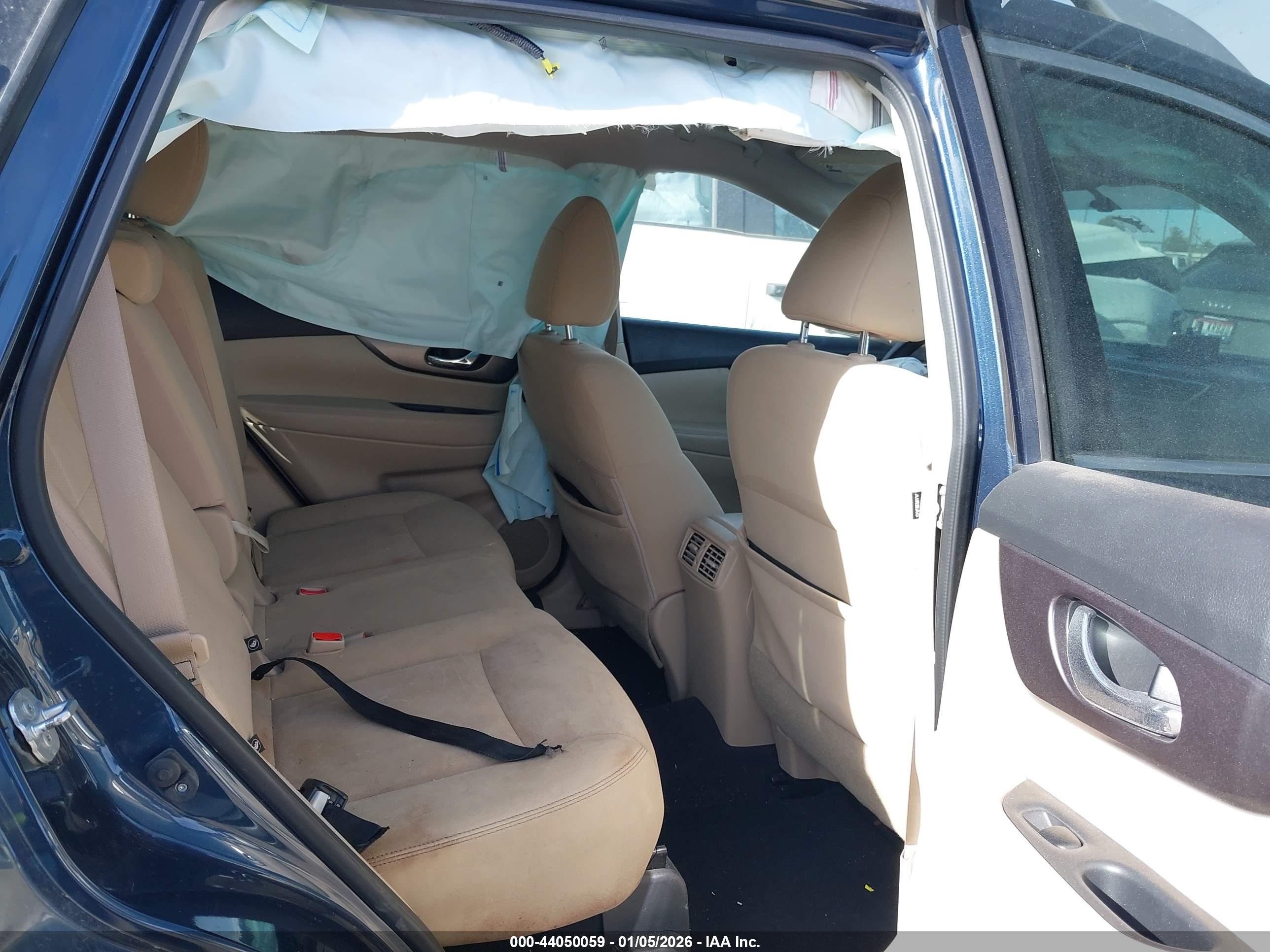 NISSAN ROGUE image 8