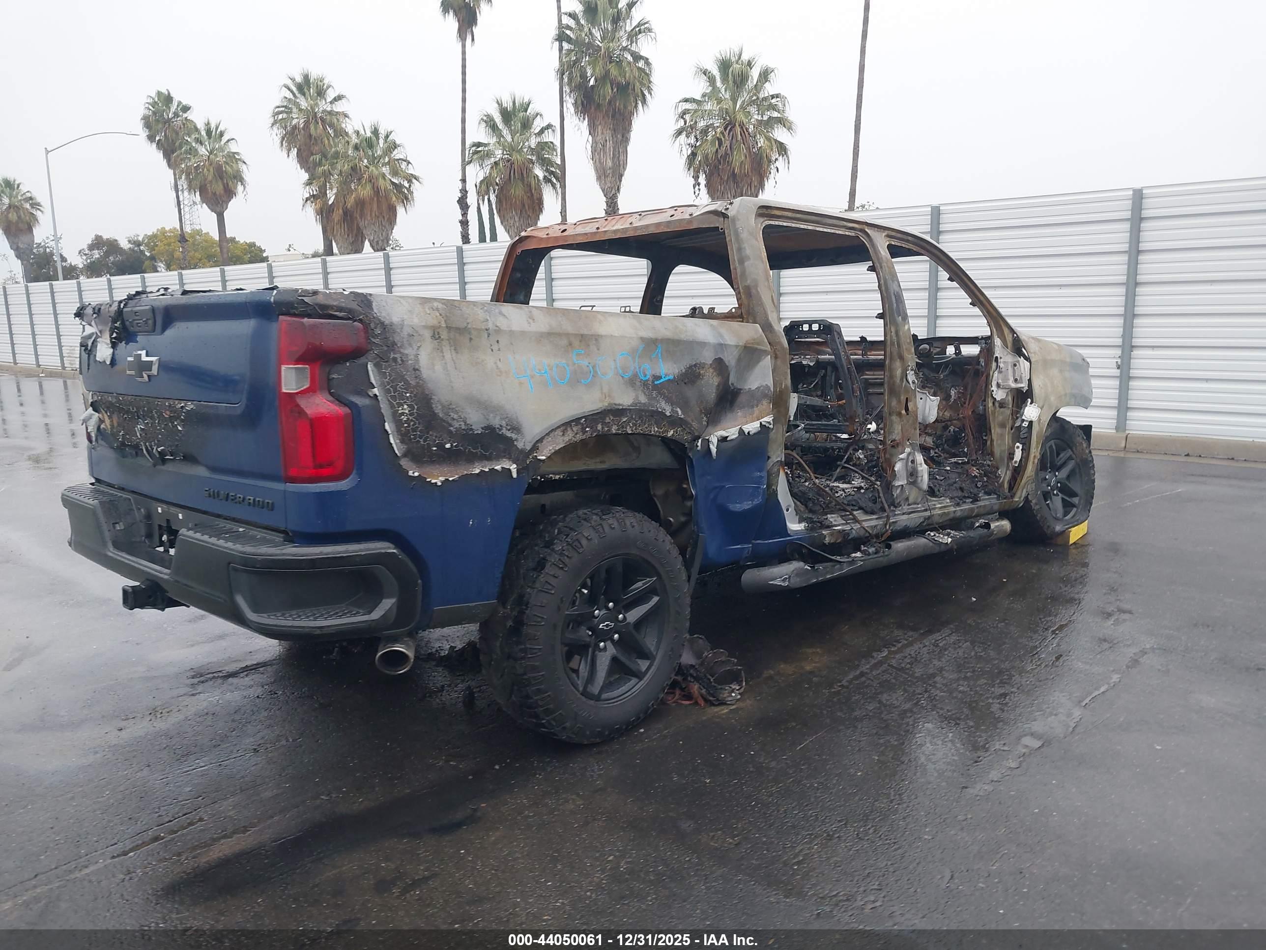 CHEVROLET SILVERADO image 4