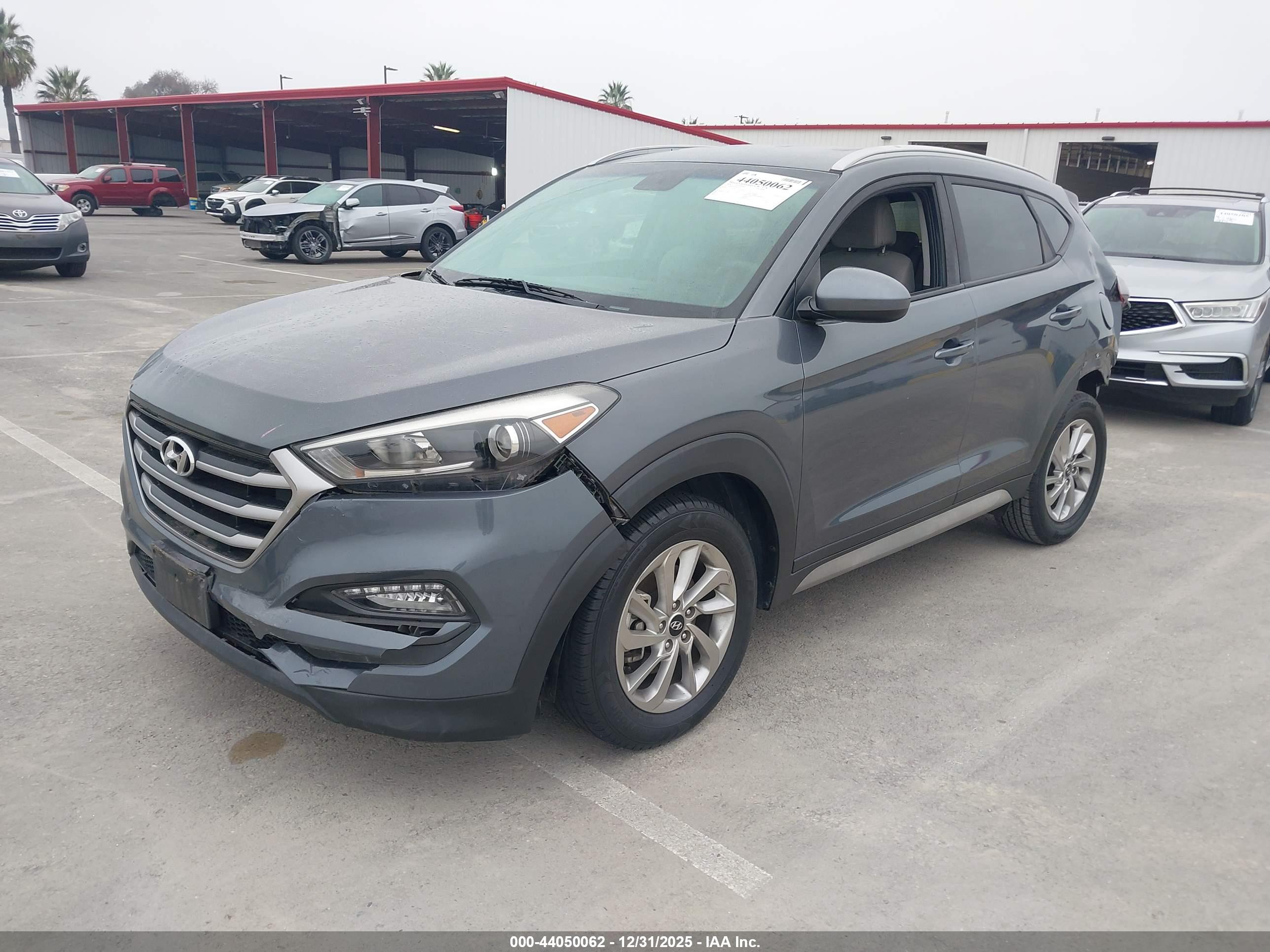 HYUNDAI TUCSON image 2