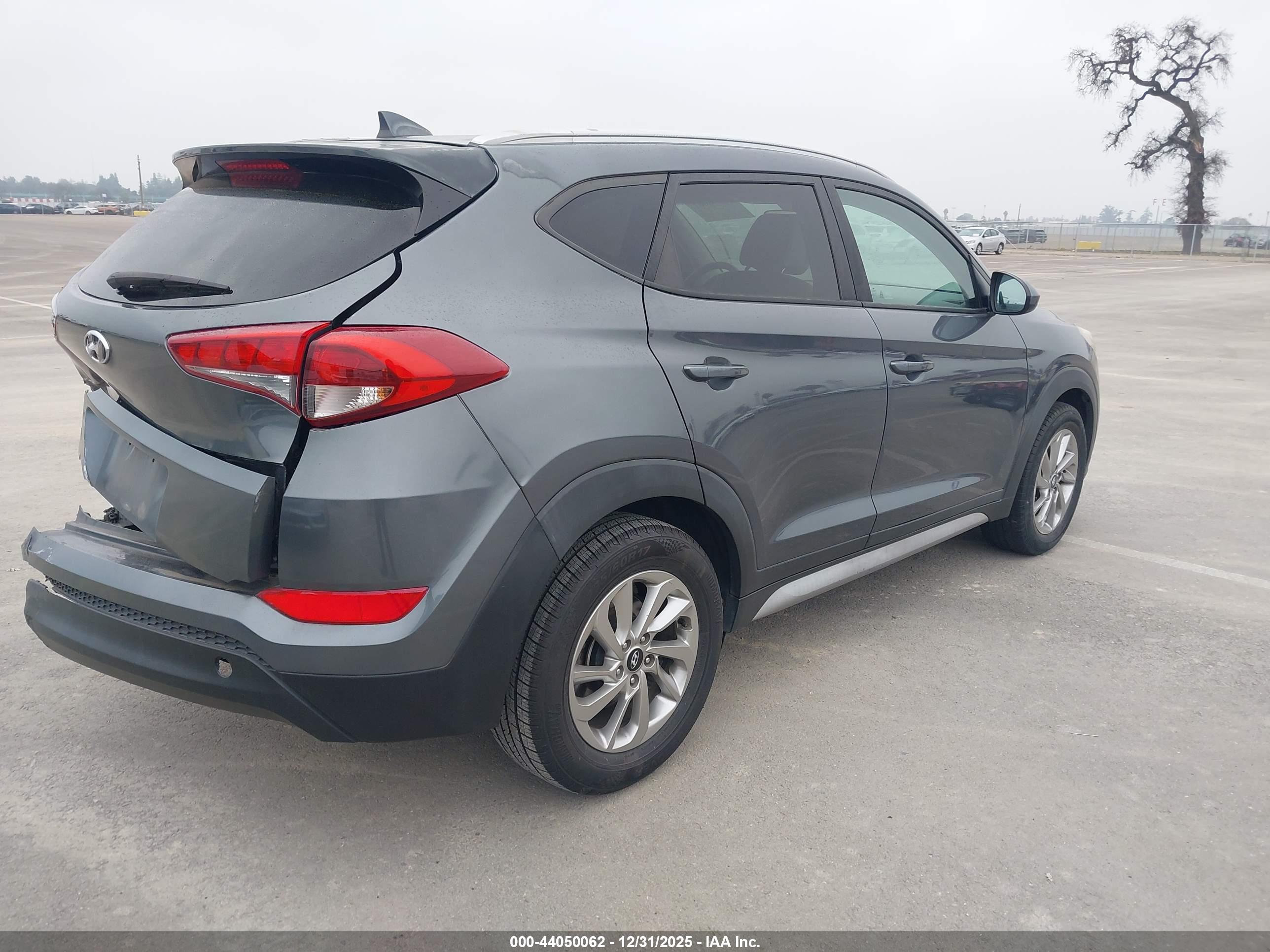 HYUNDAI TUCSON image 4