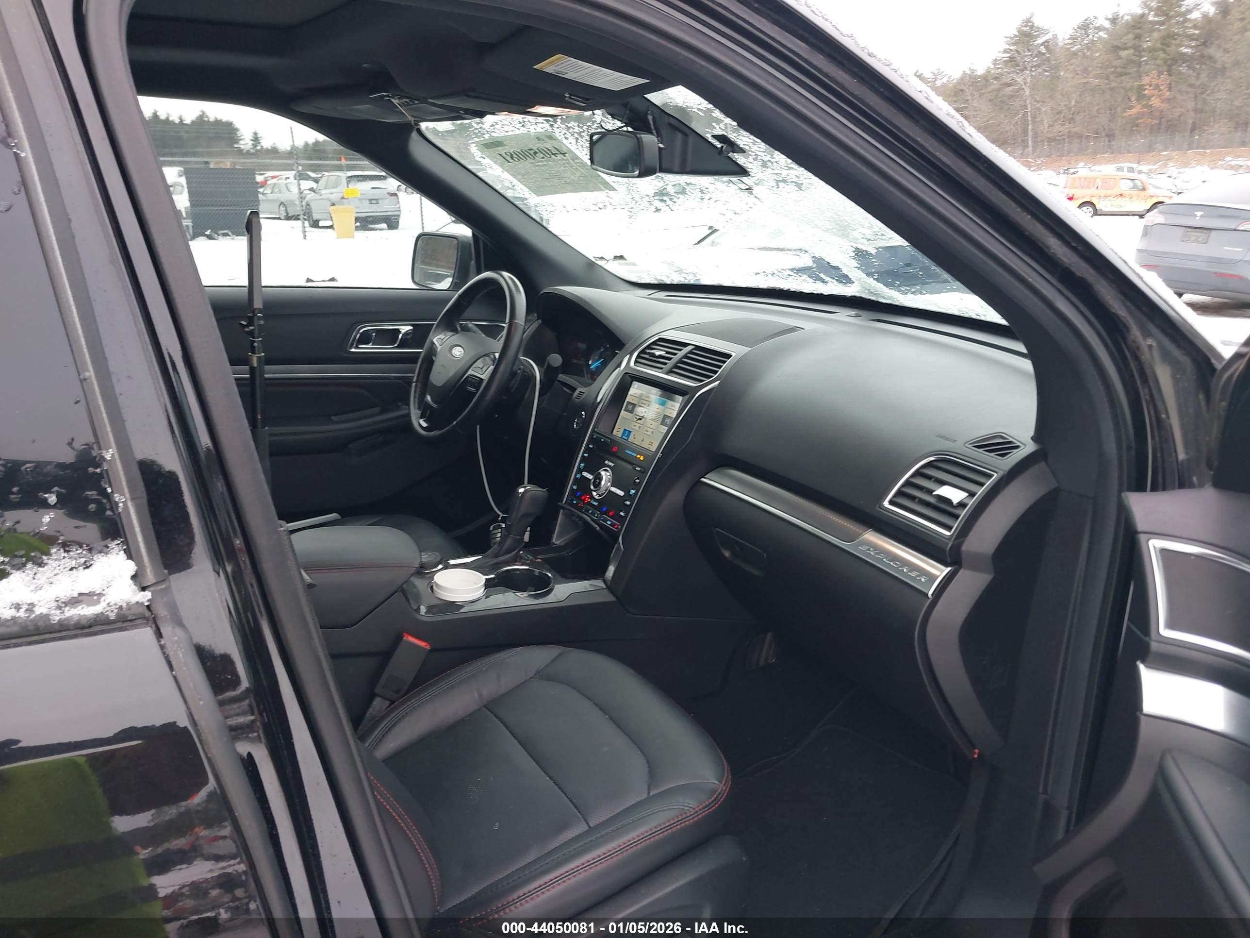 FORD EXPLORER image 5