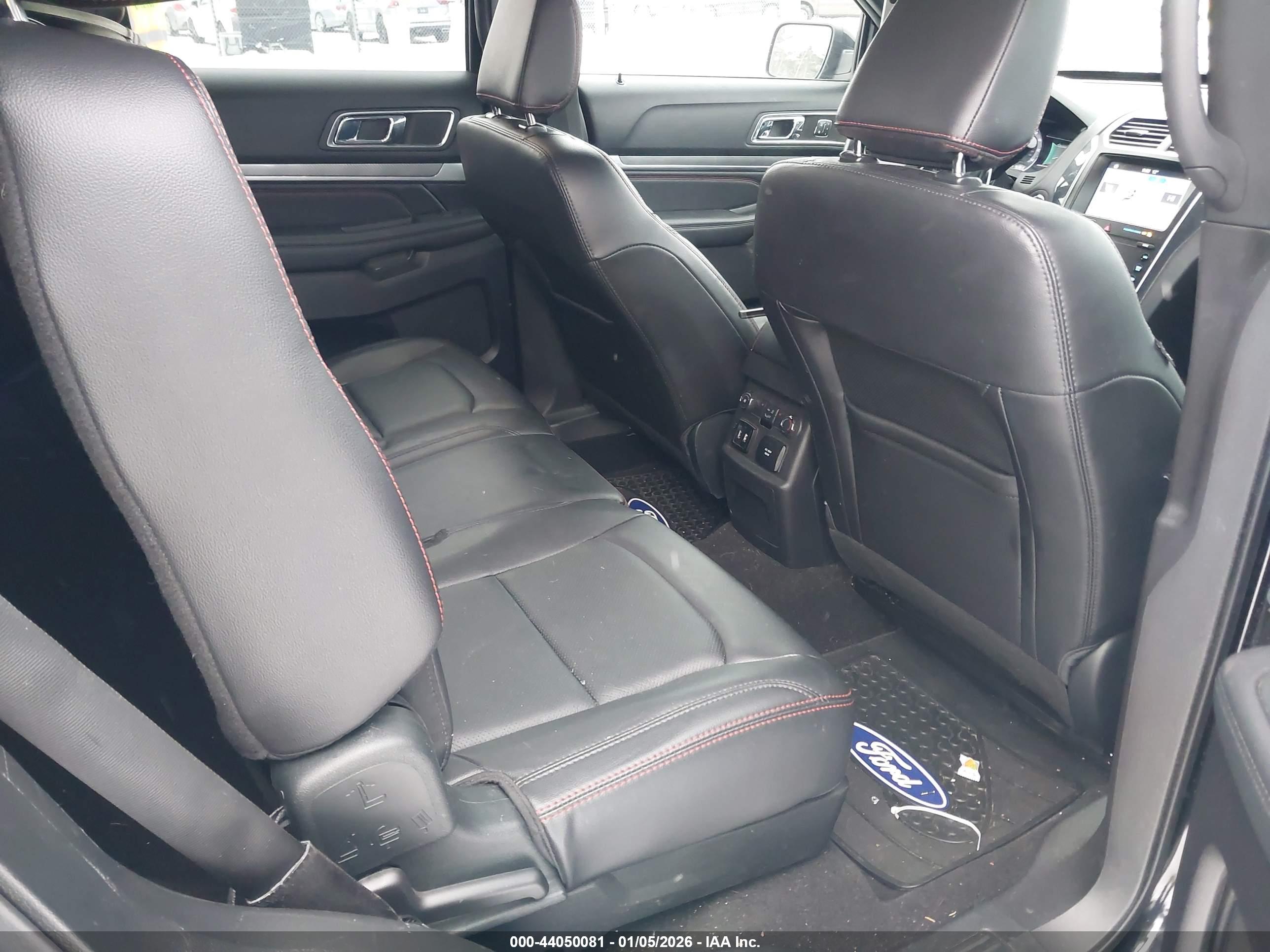 FORD EXPLORER image 8
