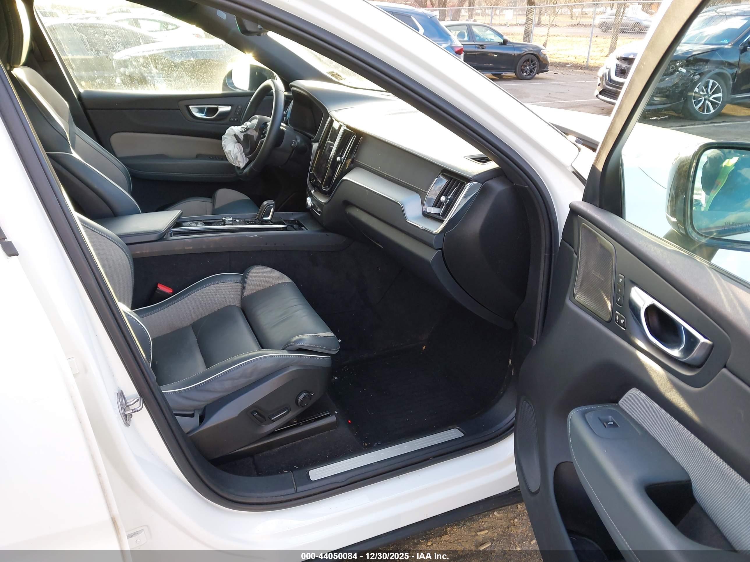 VOLVO XC60 image 5