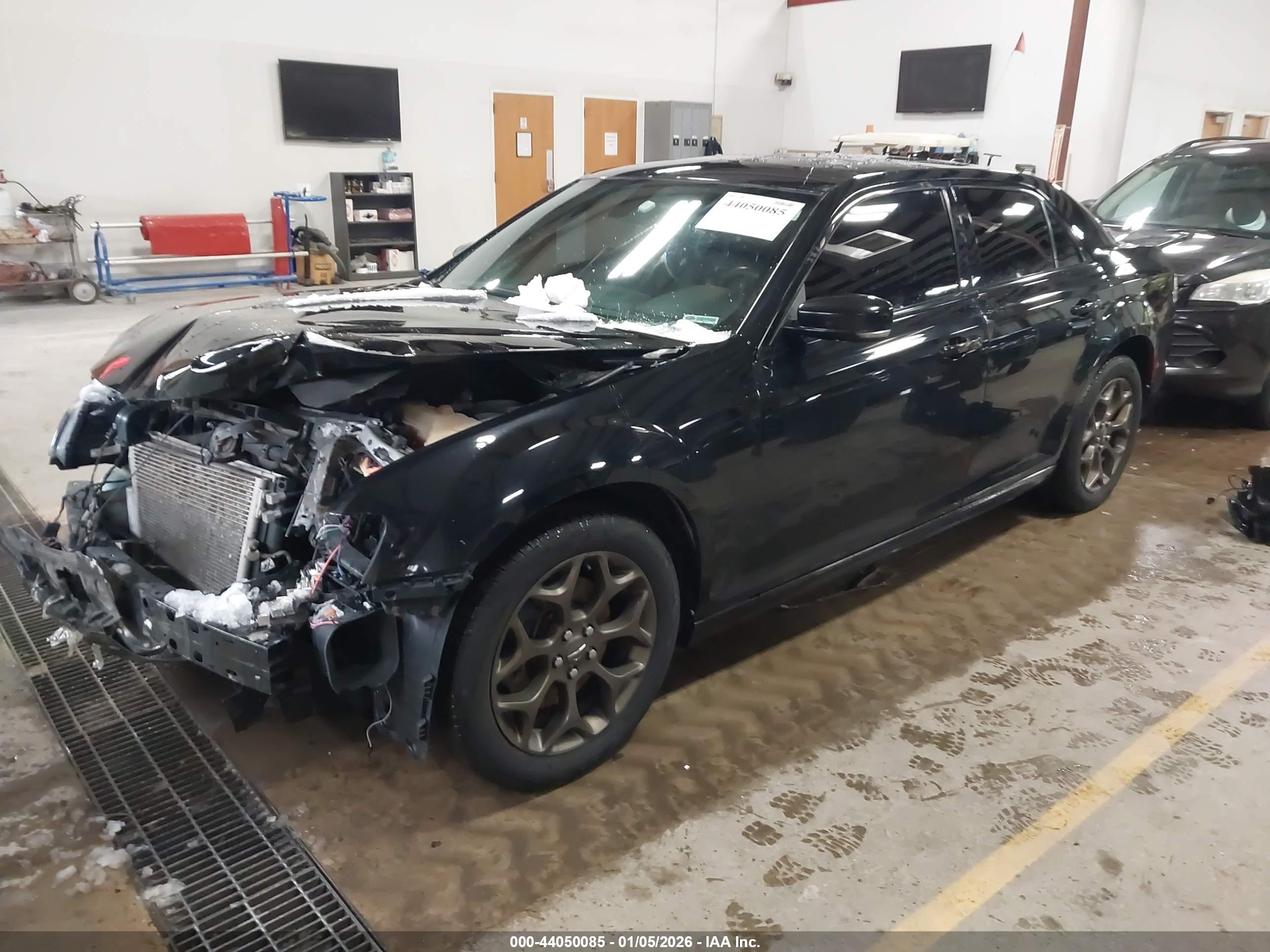 CHRYSLER 300 image 2