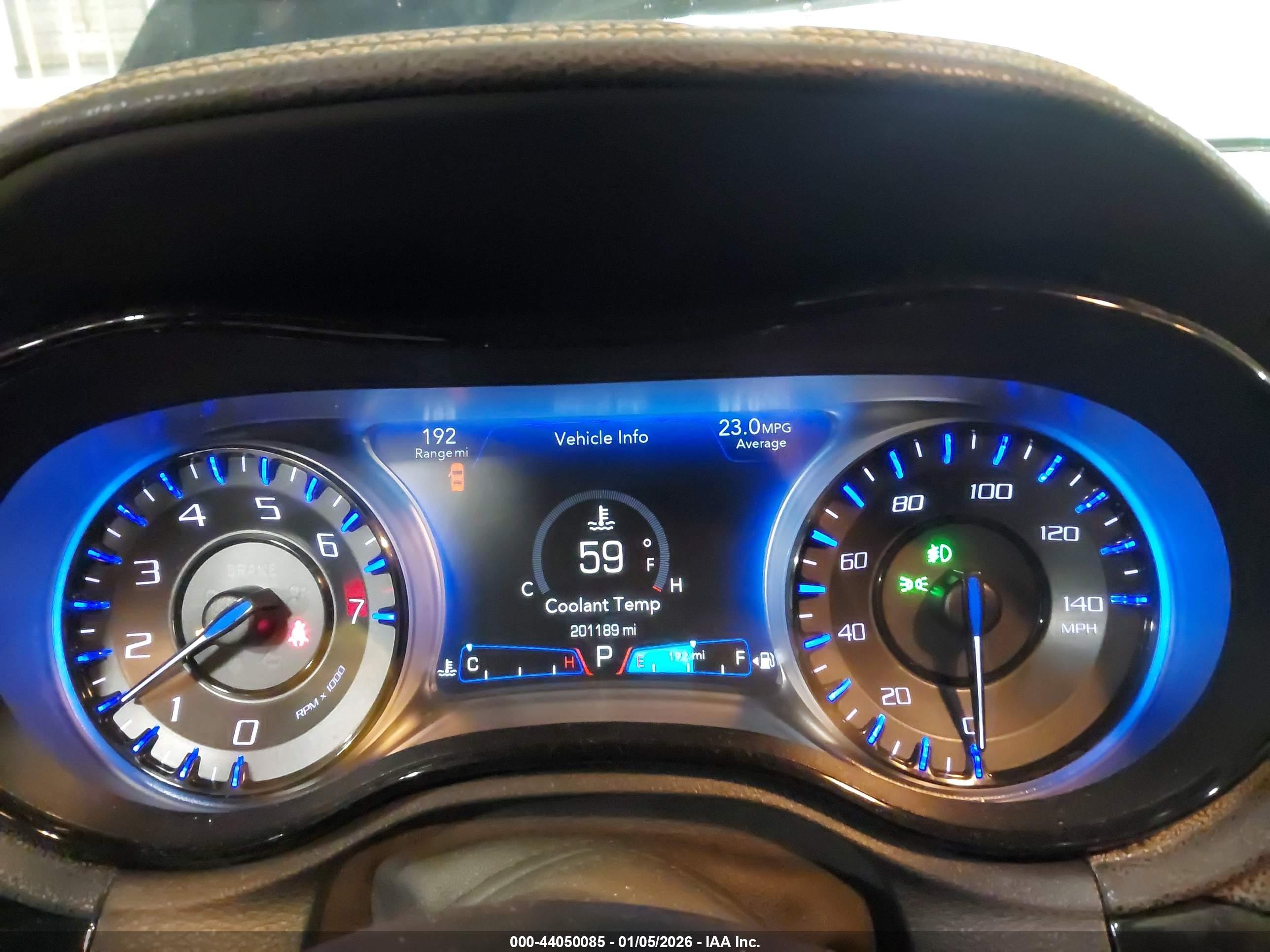 CHRYSLER 300 image 7