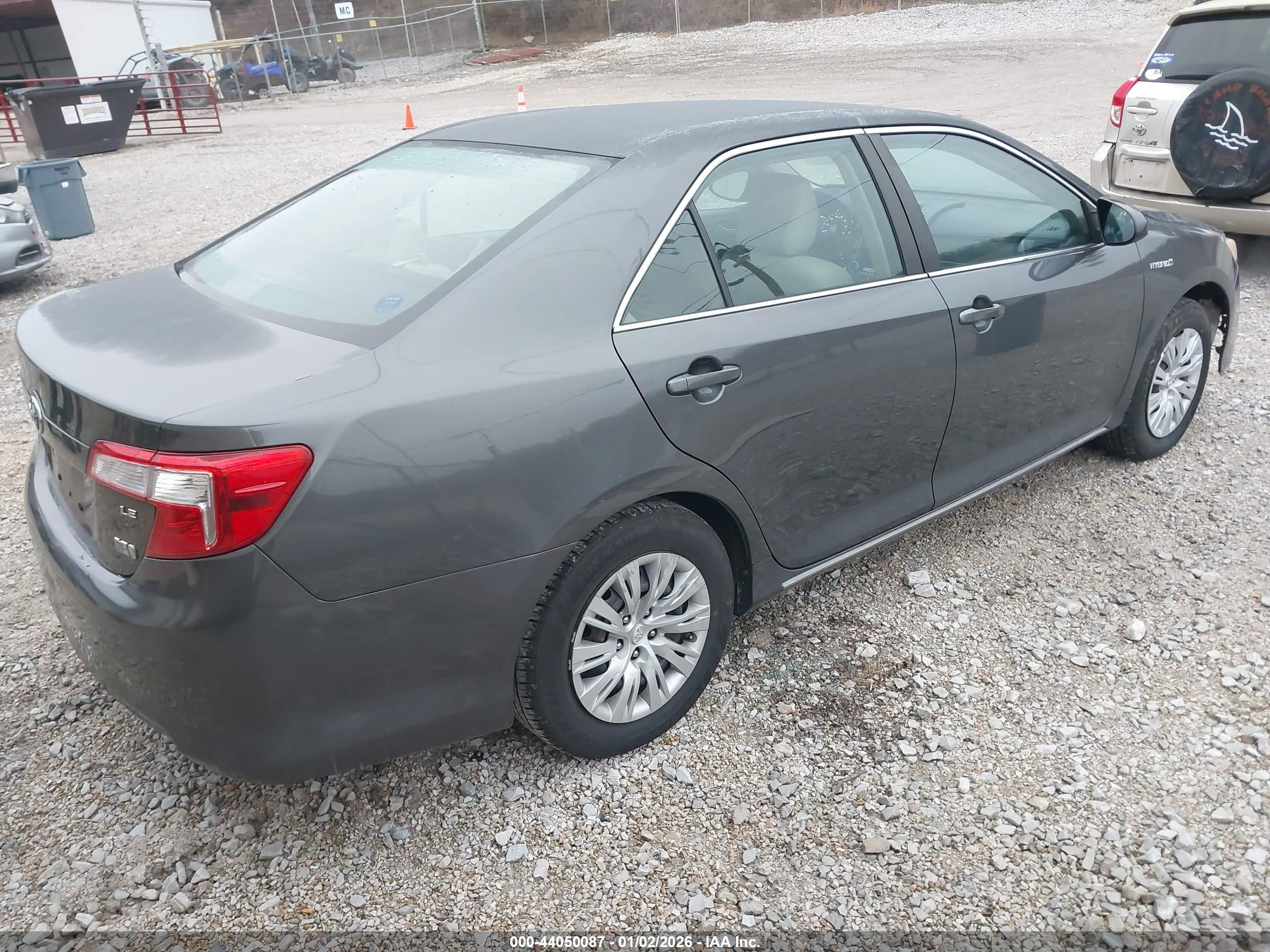 TOYOTA CAMRY image 4
