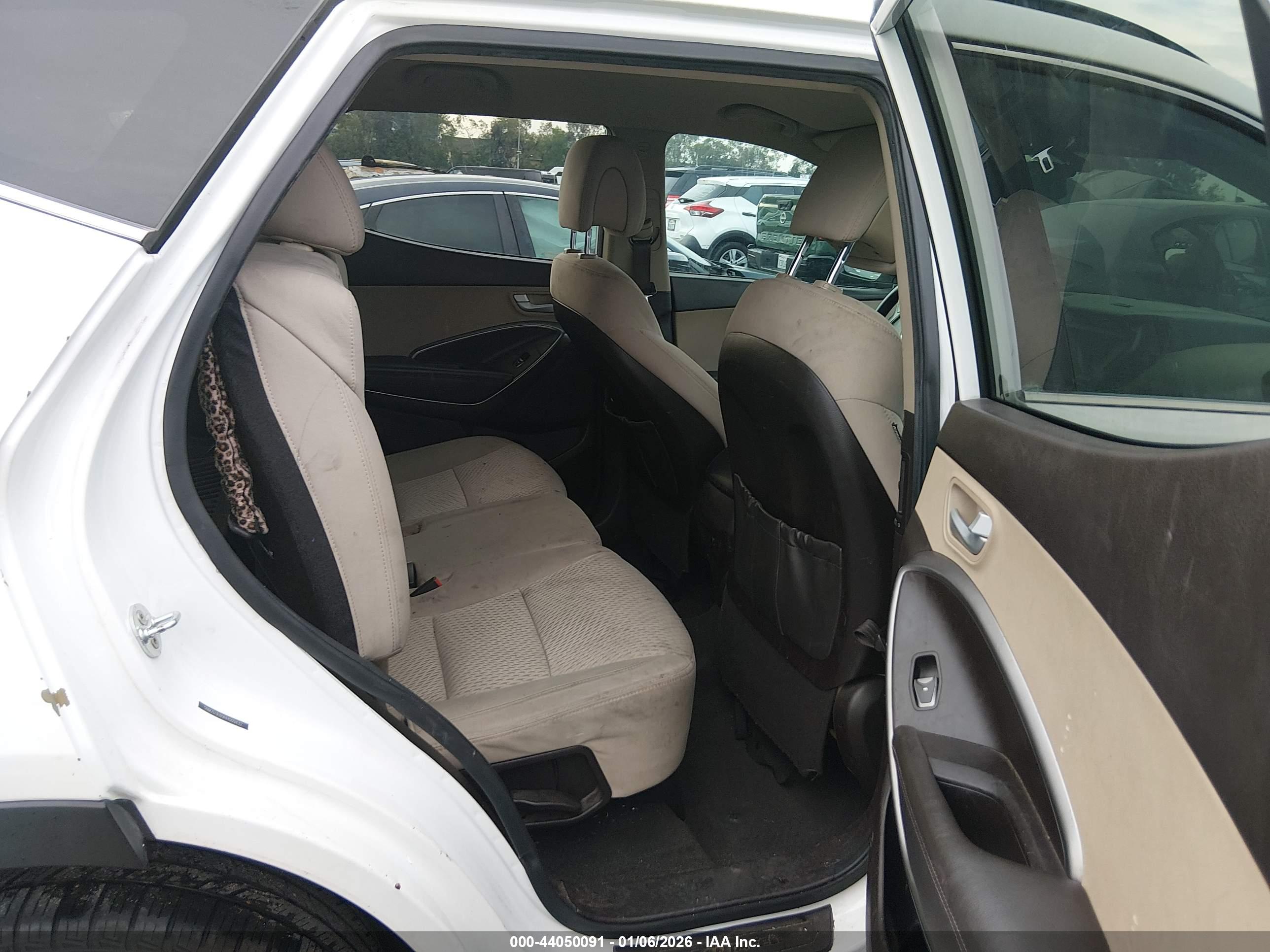 HYUNDAI SANTA image 8