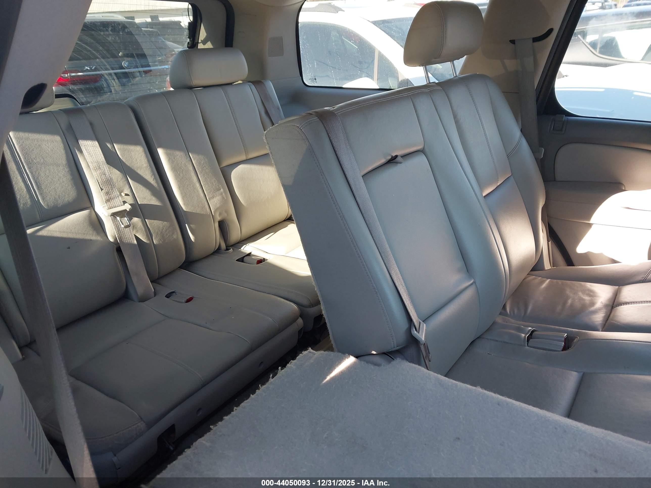 CHEVROLET TAHOE image 8