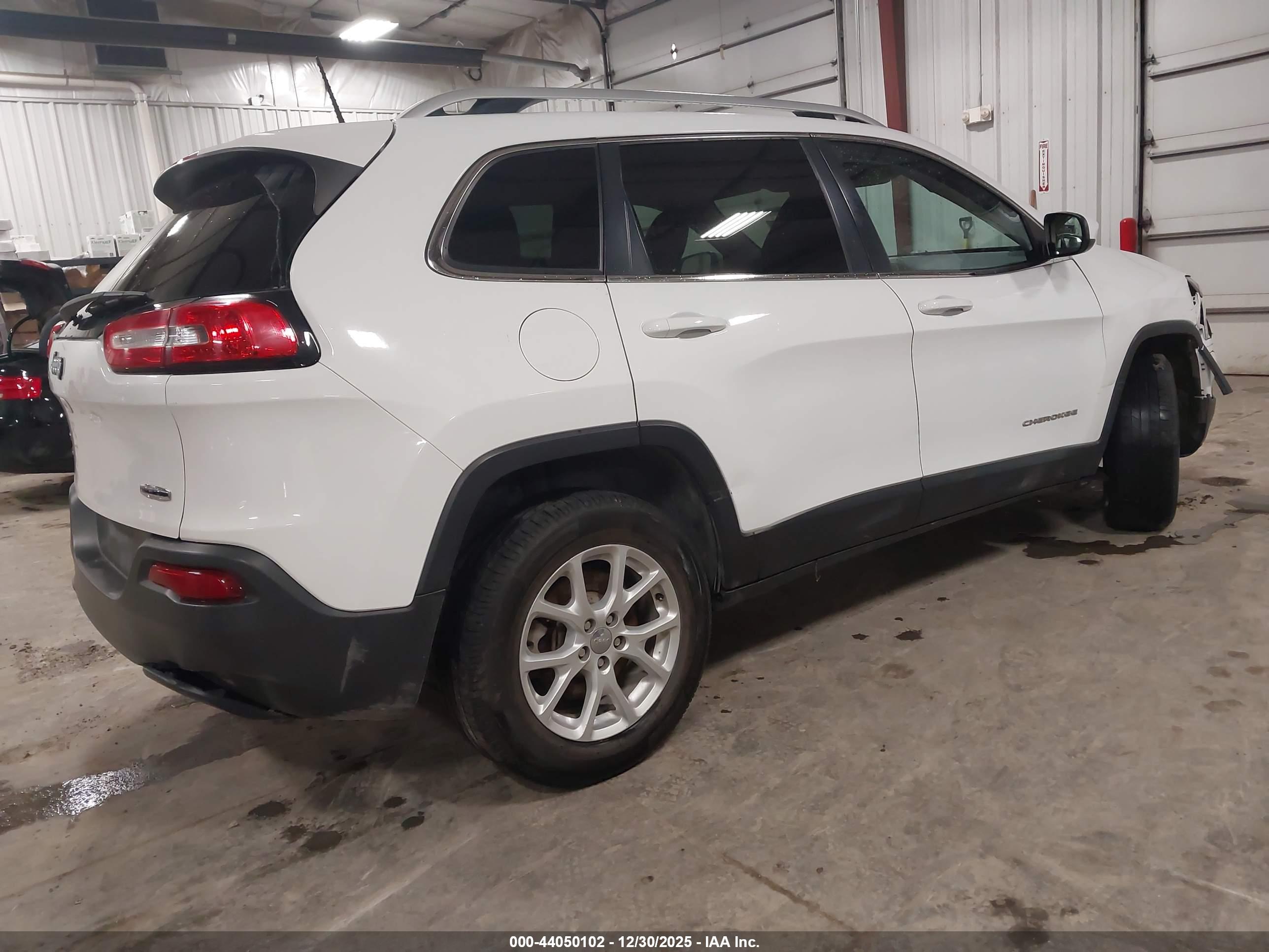 JEEP CHEROKEE image 4