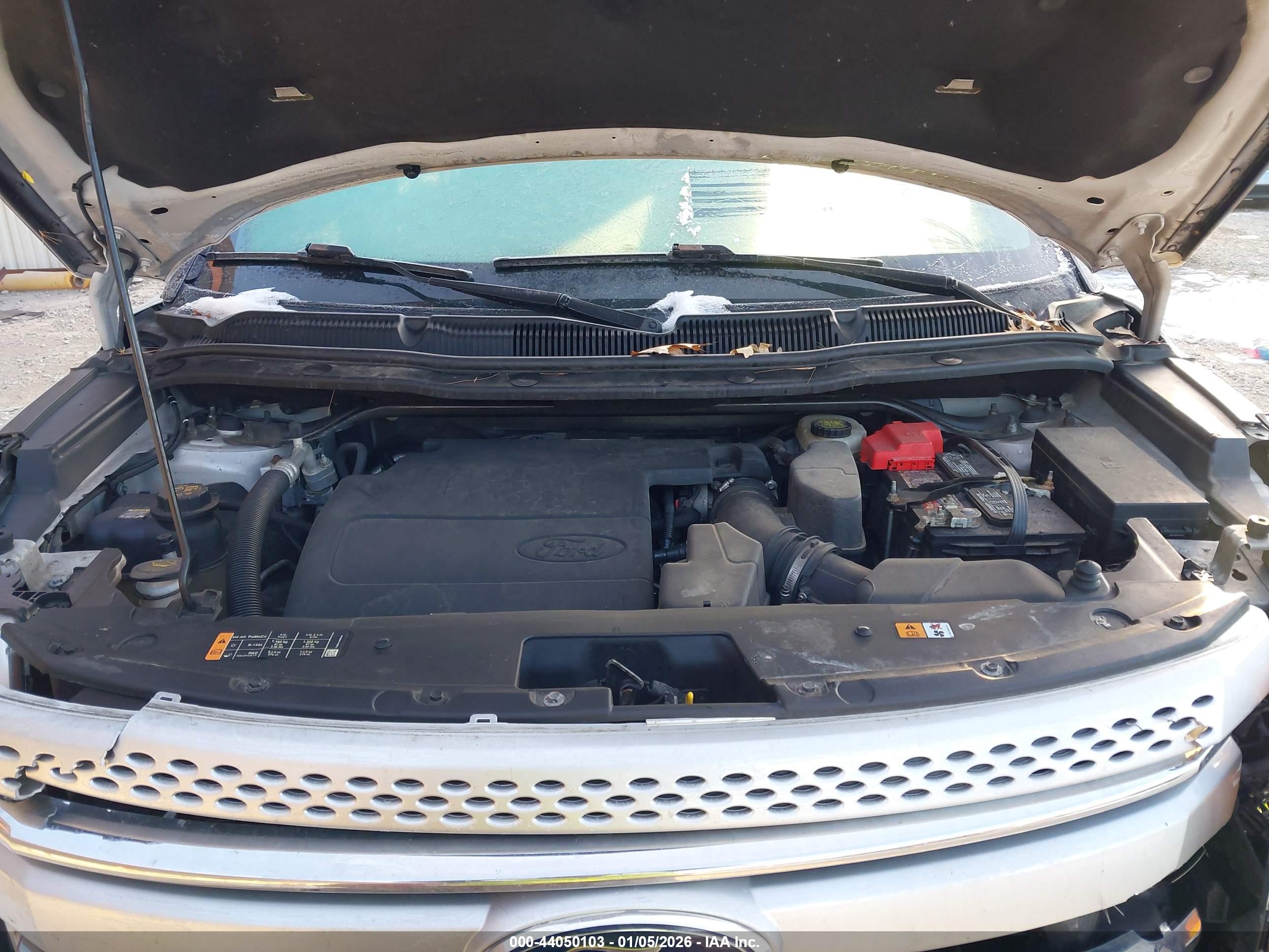 FORD EXPLORER image 10