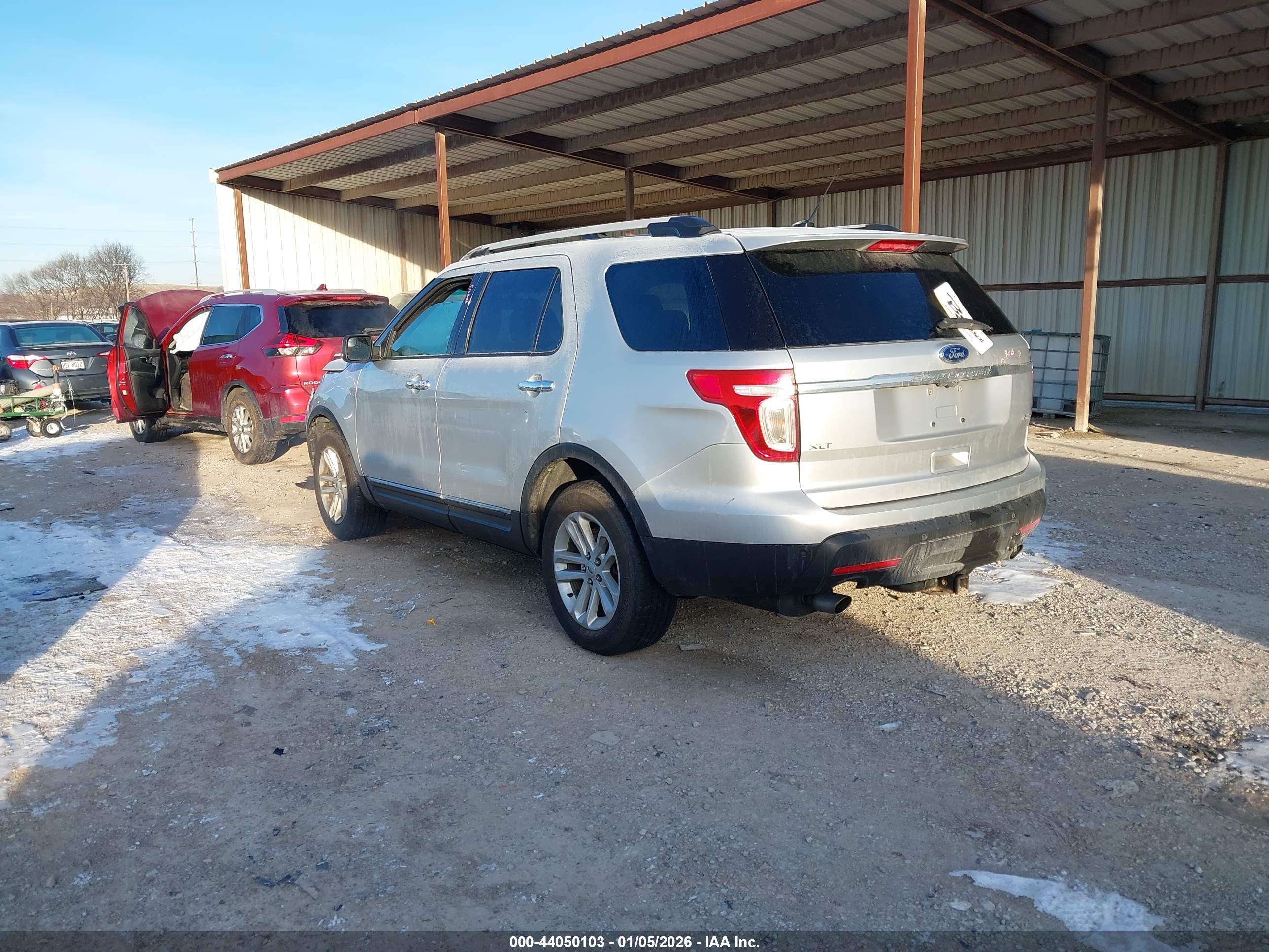 FORD EXPLORER image 3