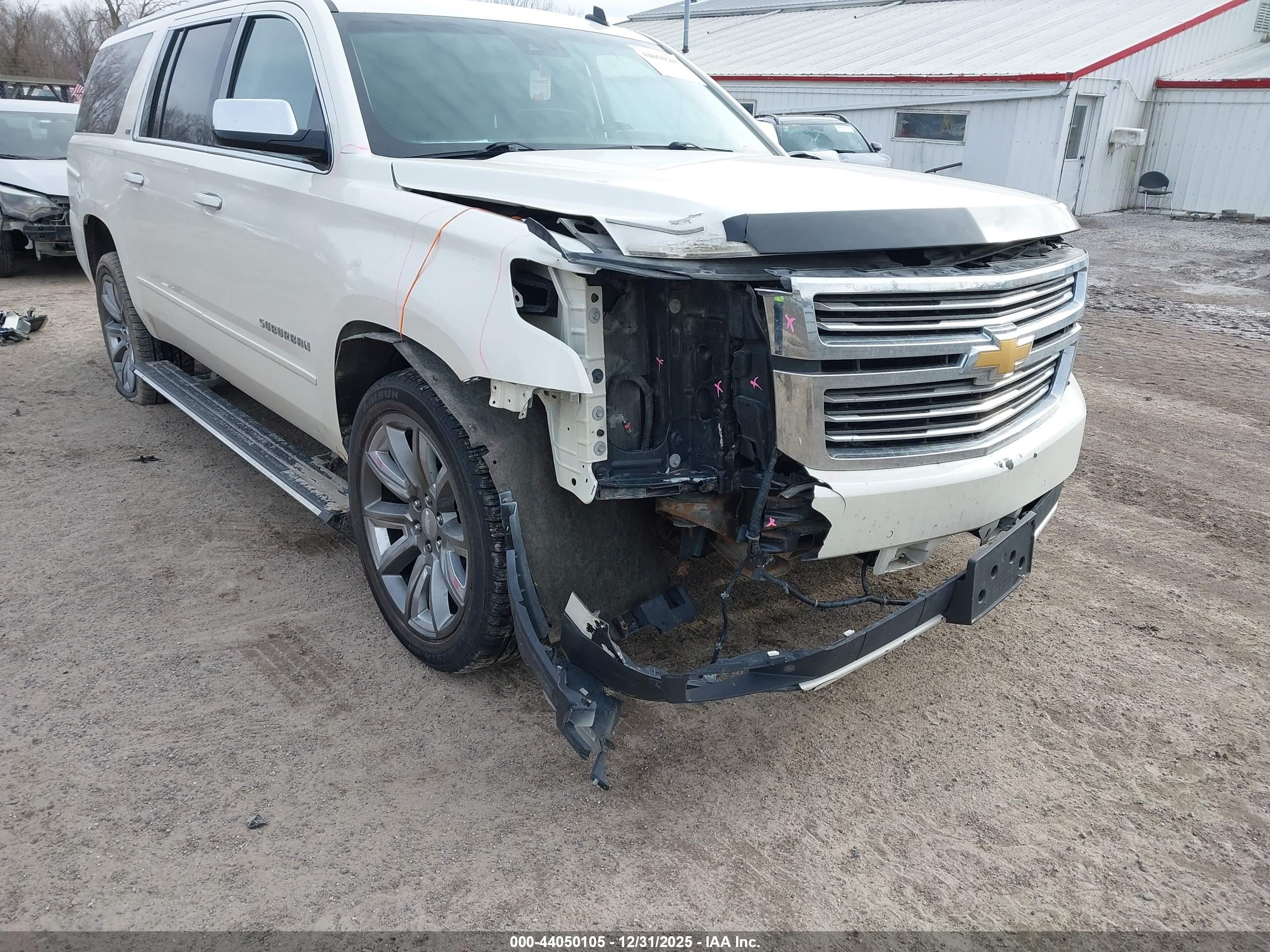 CHEVROLET SUBURBAN image 6