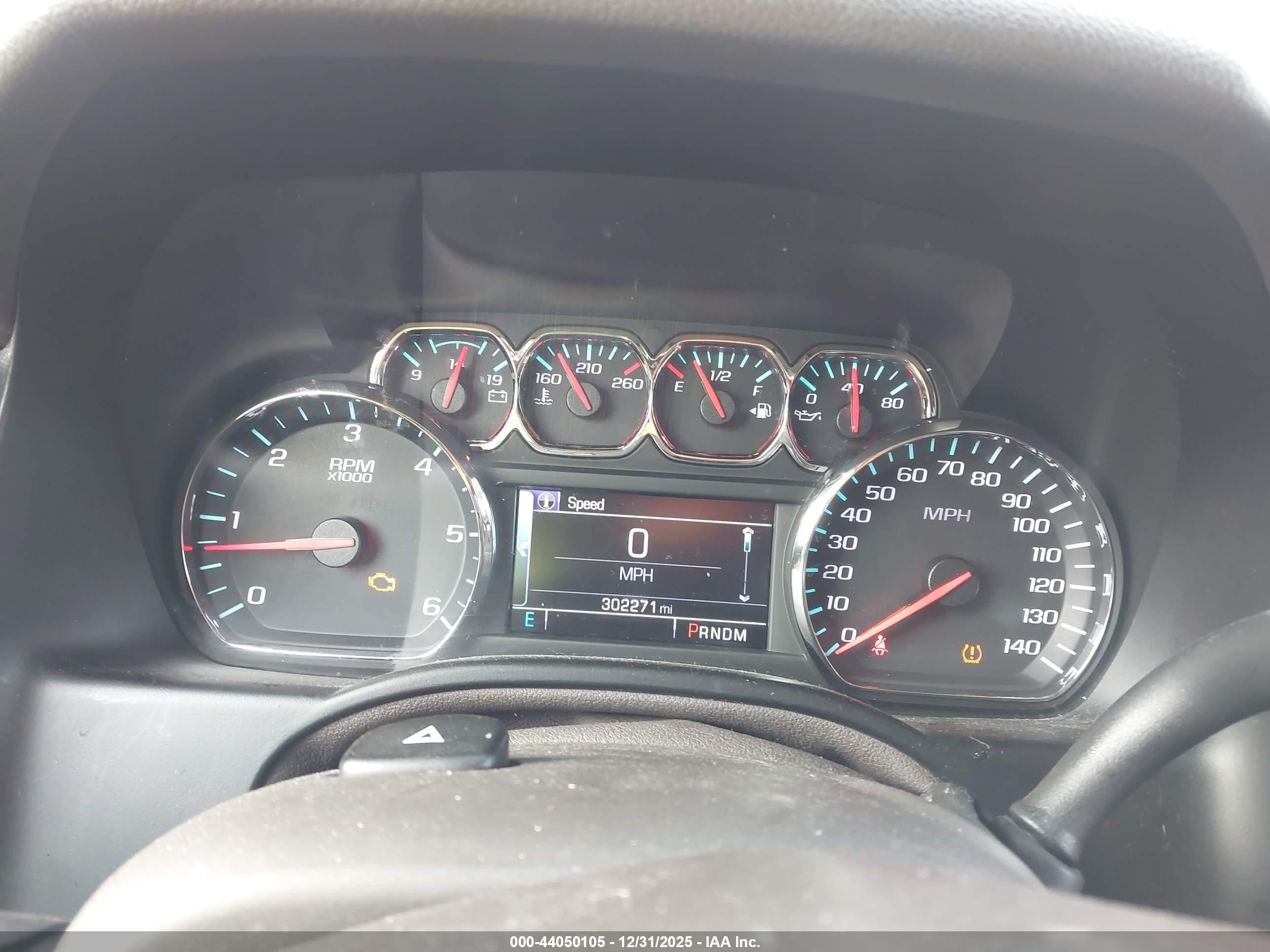 CHEVROLET SUBURBAN image 7