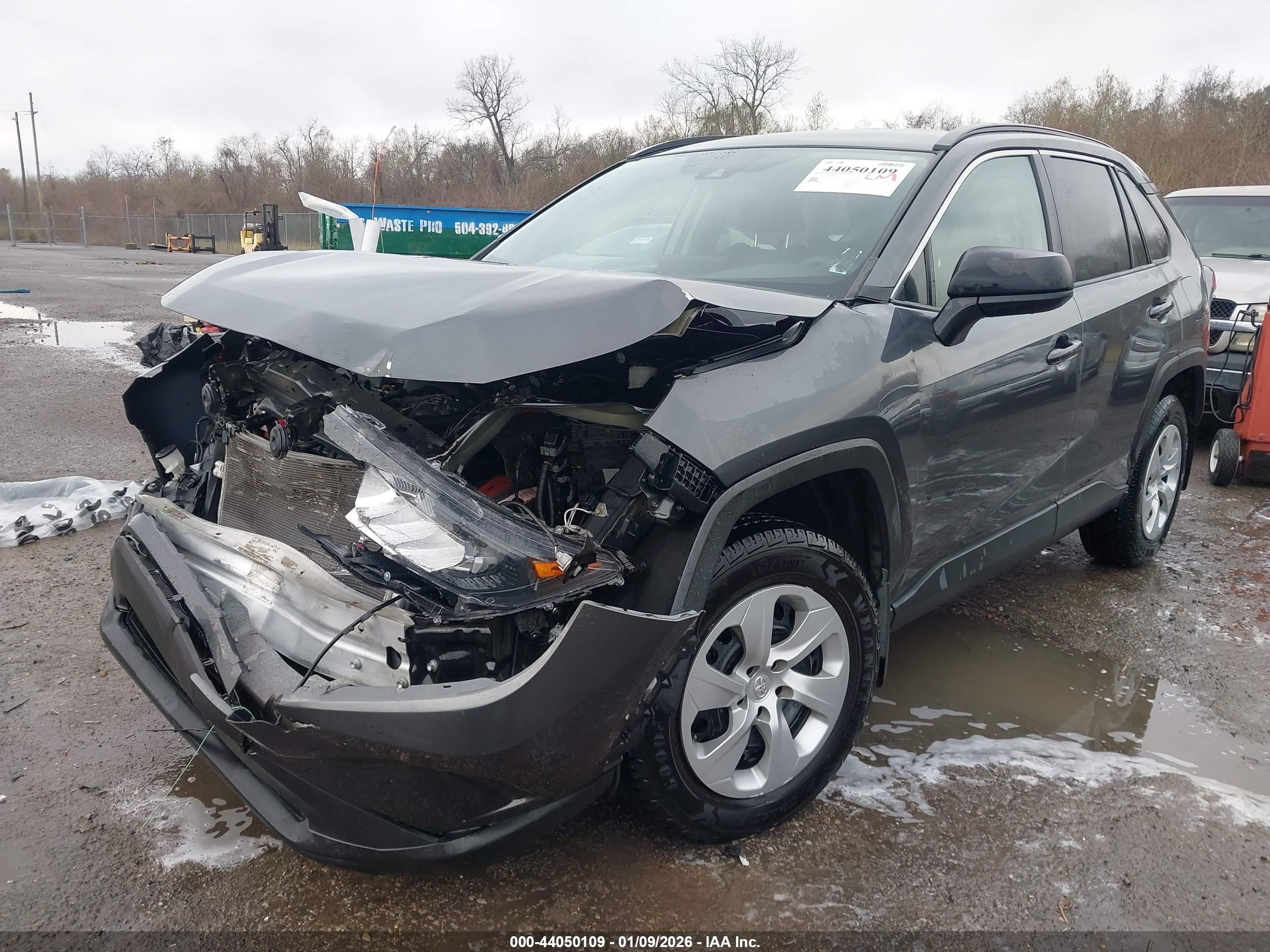 TOYOTA RAV4 image 2