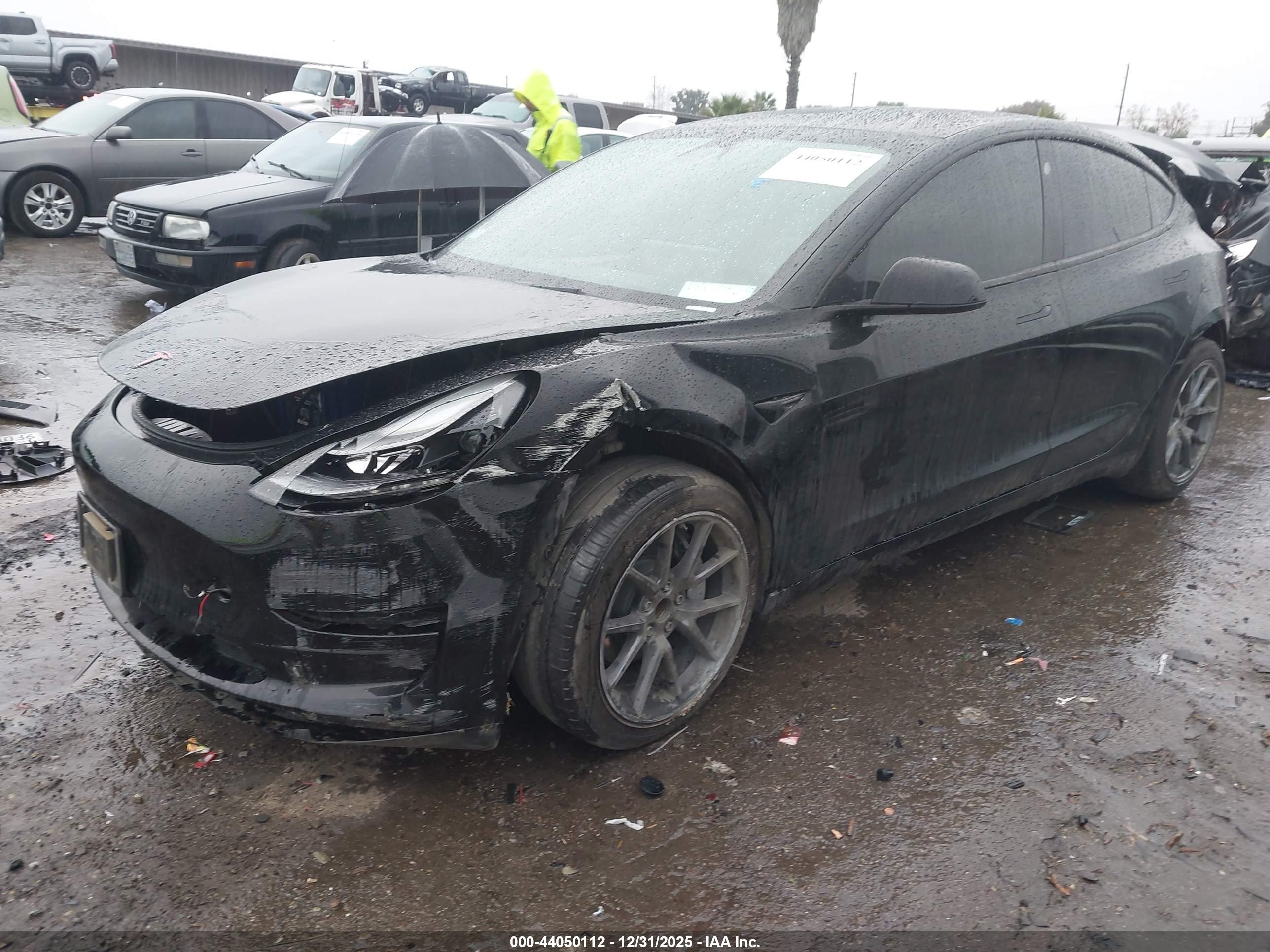 TESLA MODEL image 2