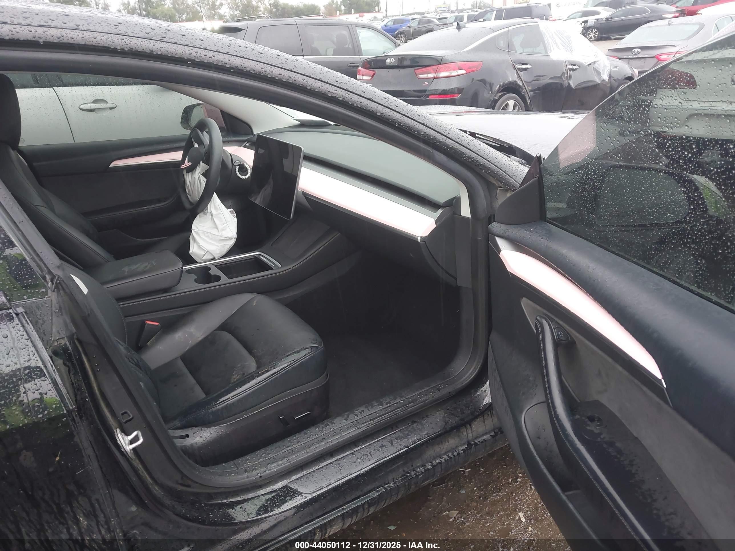 TESLA MODEL image 5