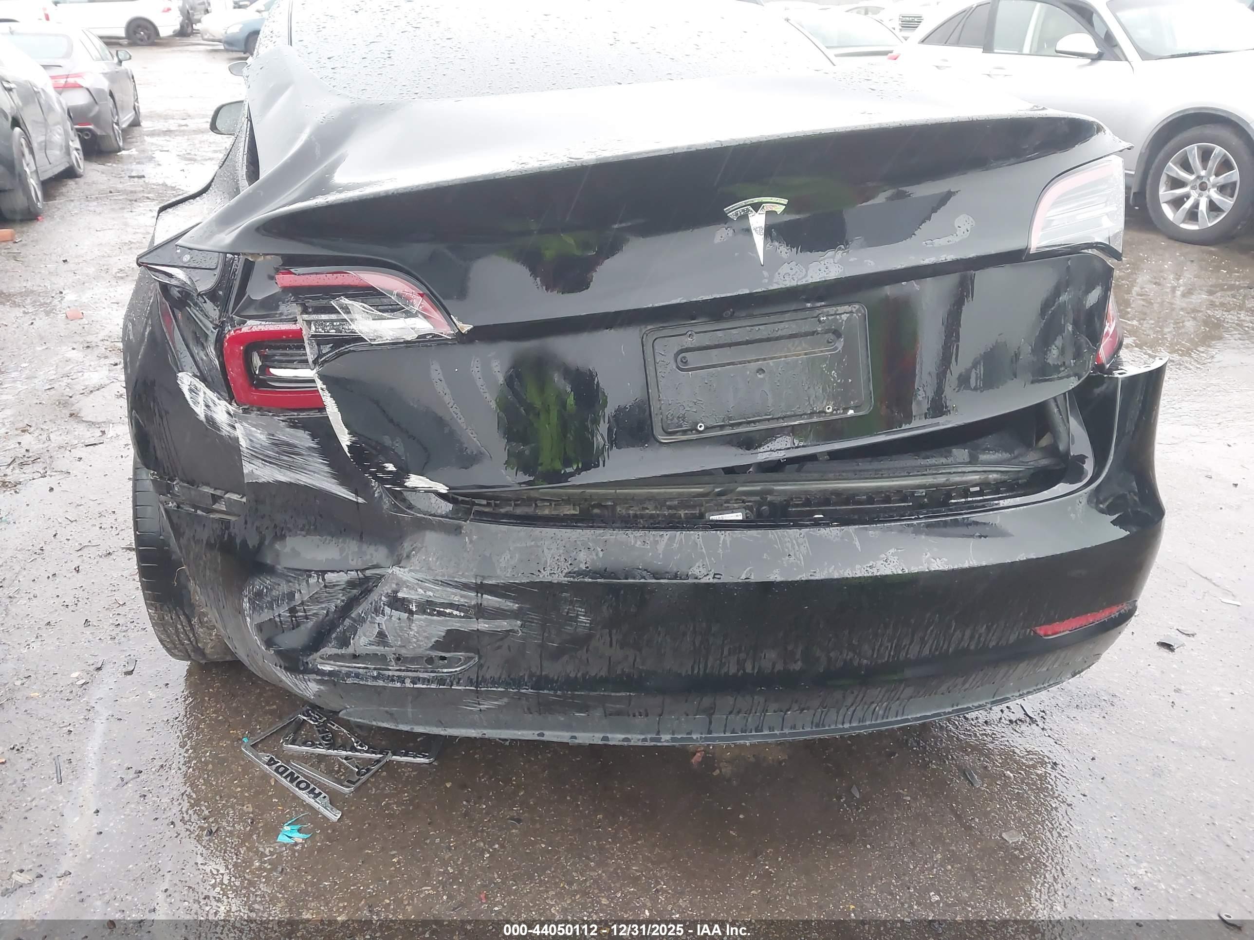 TESLA MODEL image 6
